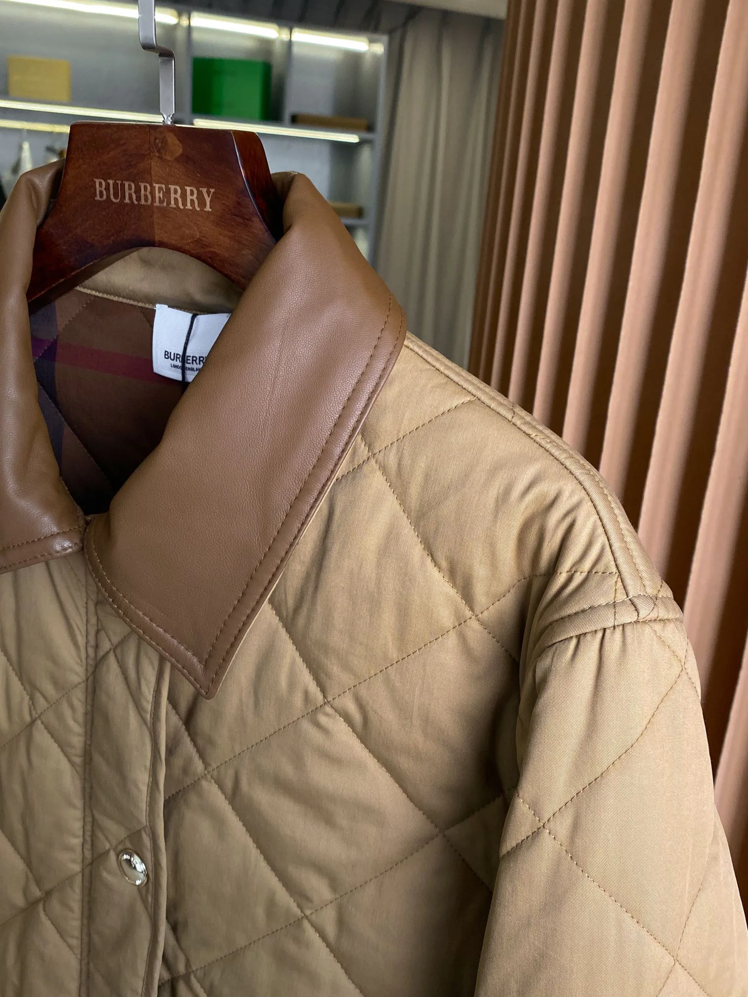 Куртки И Пуховики Женские Burberry 17998761