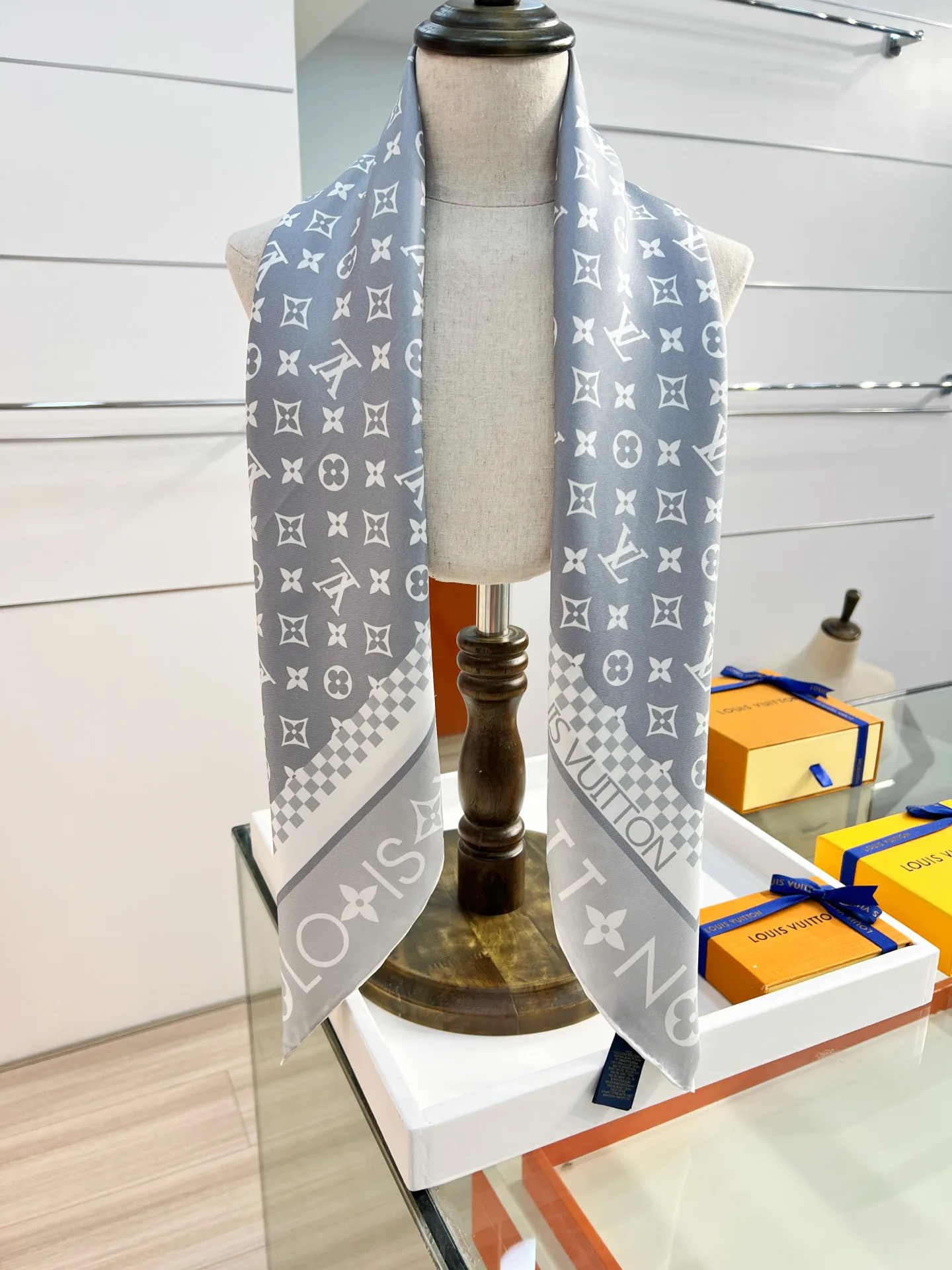 Платки Louis Vuitton 10644108