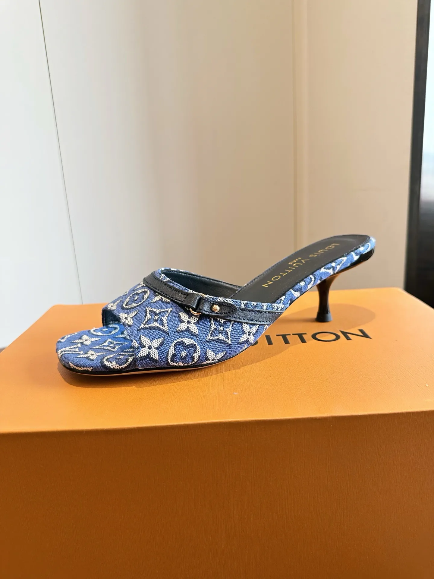 Мюли И Сабо Женские Louis Vuitton 17580803