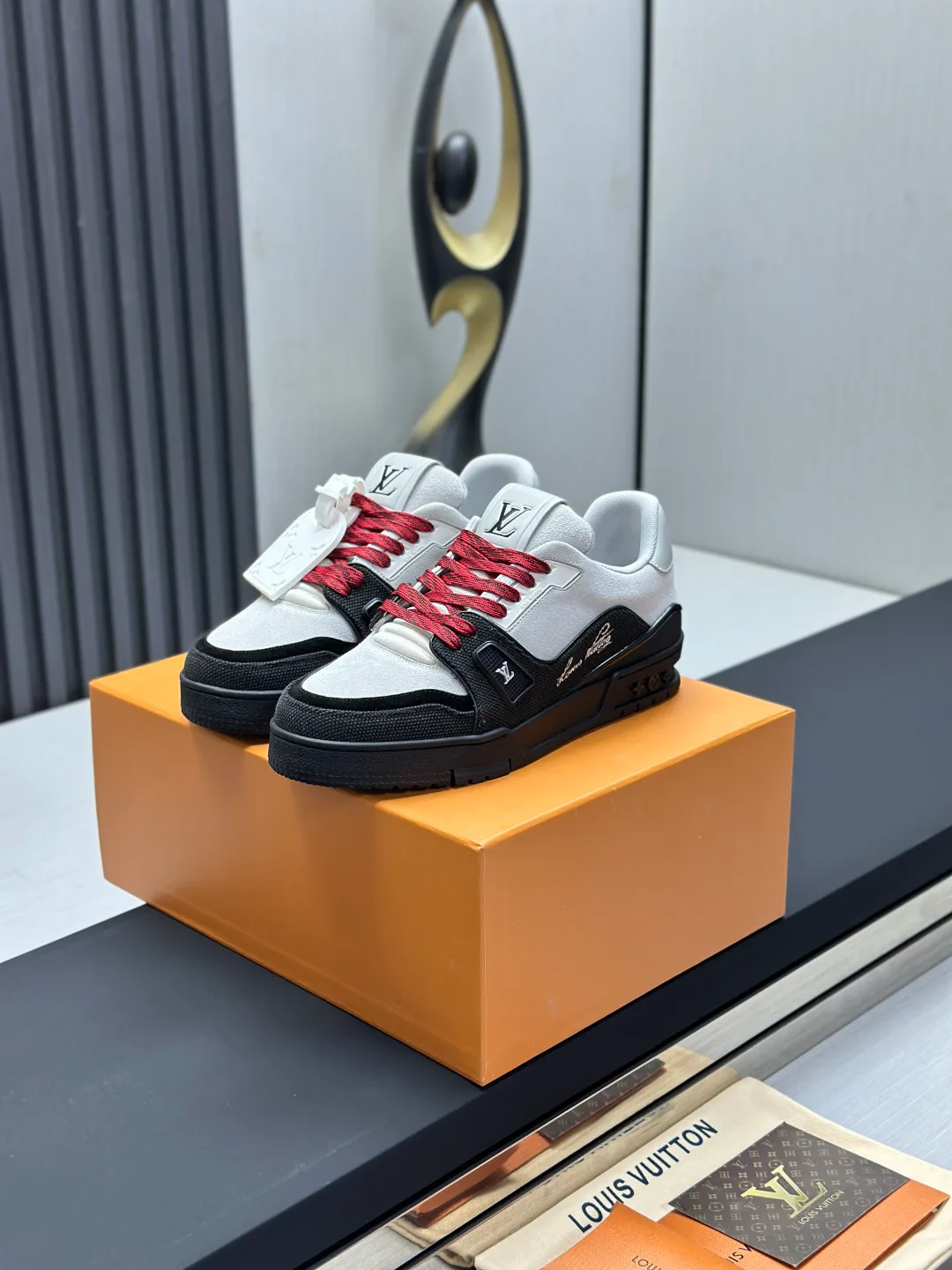 Кроссовки Женские Louis Vuitton 1186336