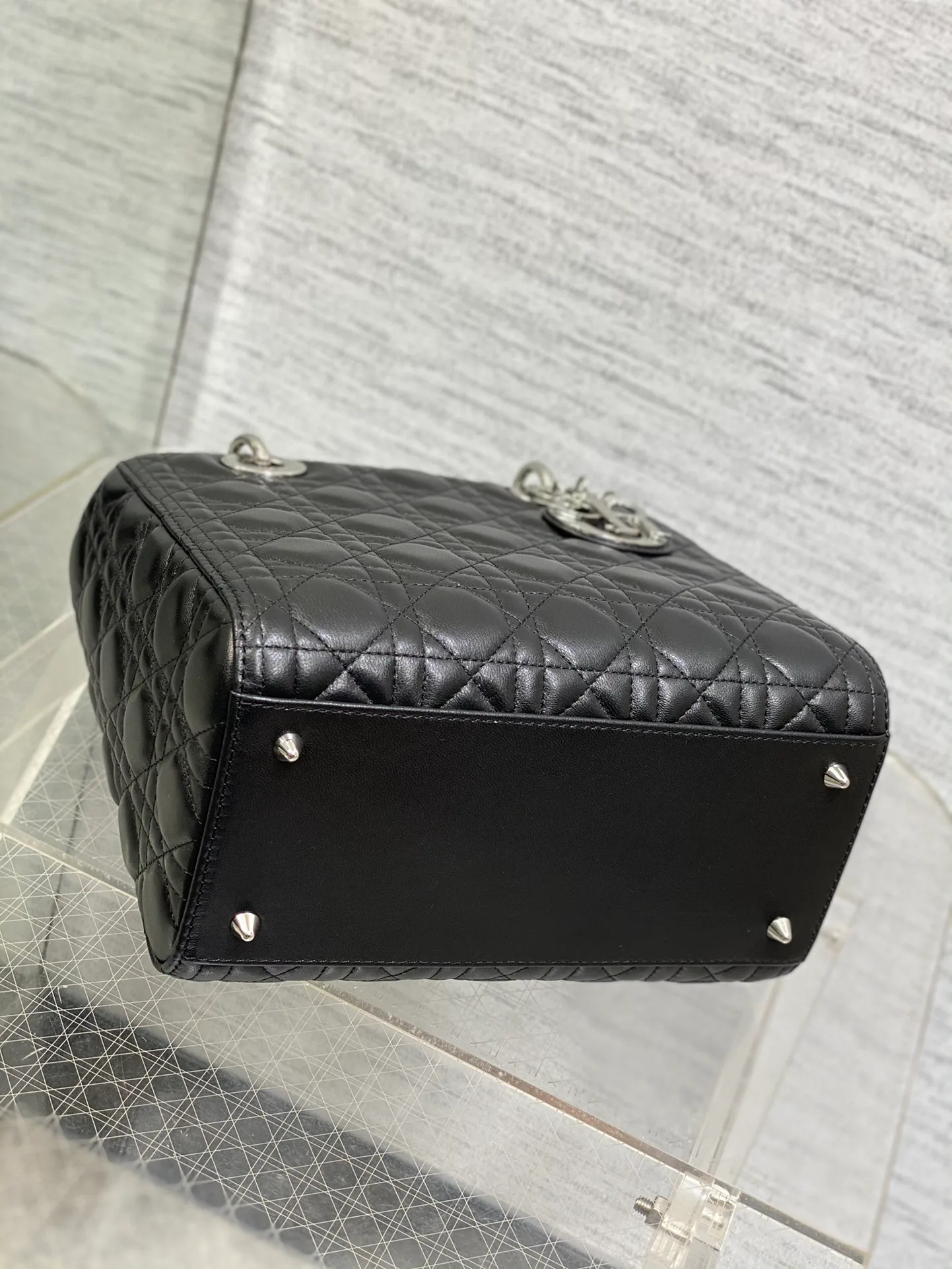 Классические Сумки Женские Christian Dior 11685136