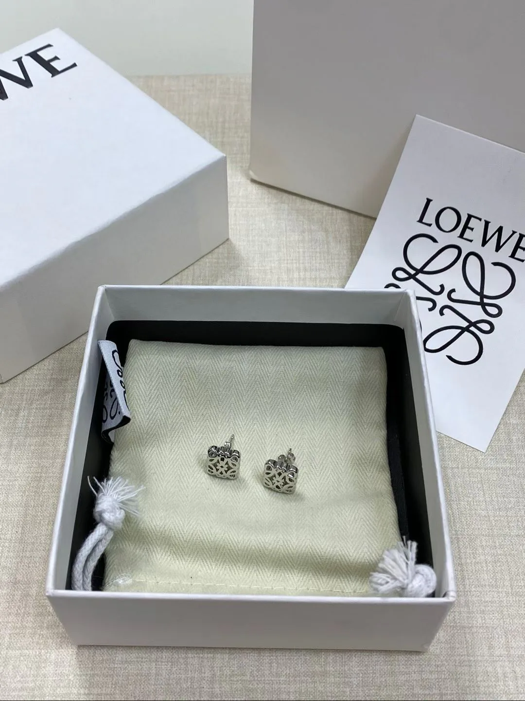 Бижутерия Loewe 1302347