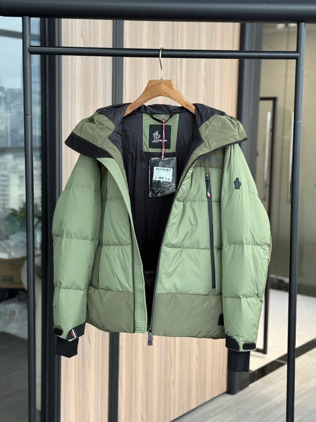 Куртки И Пуховики Женские Moncler 18728805