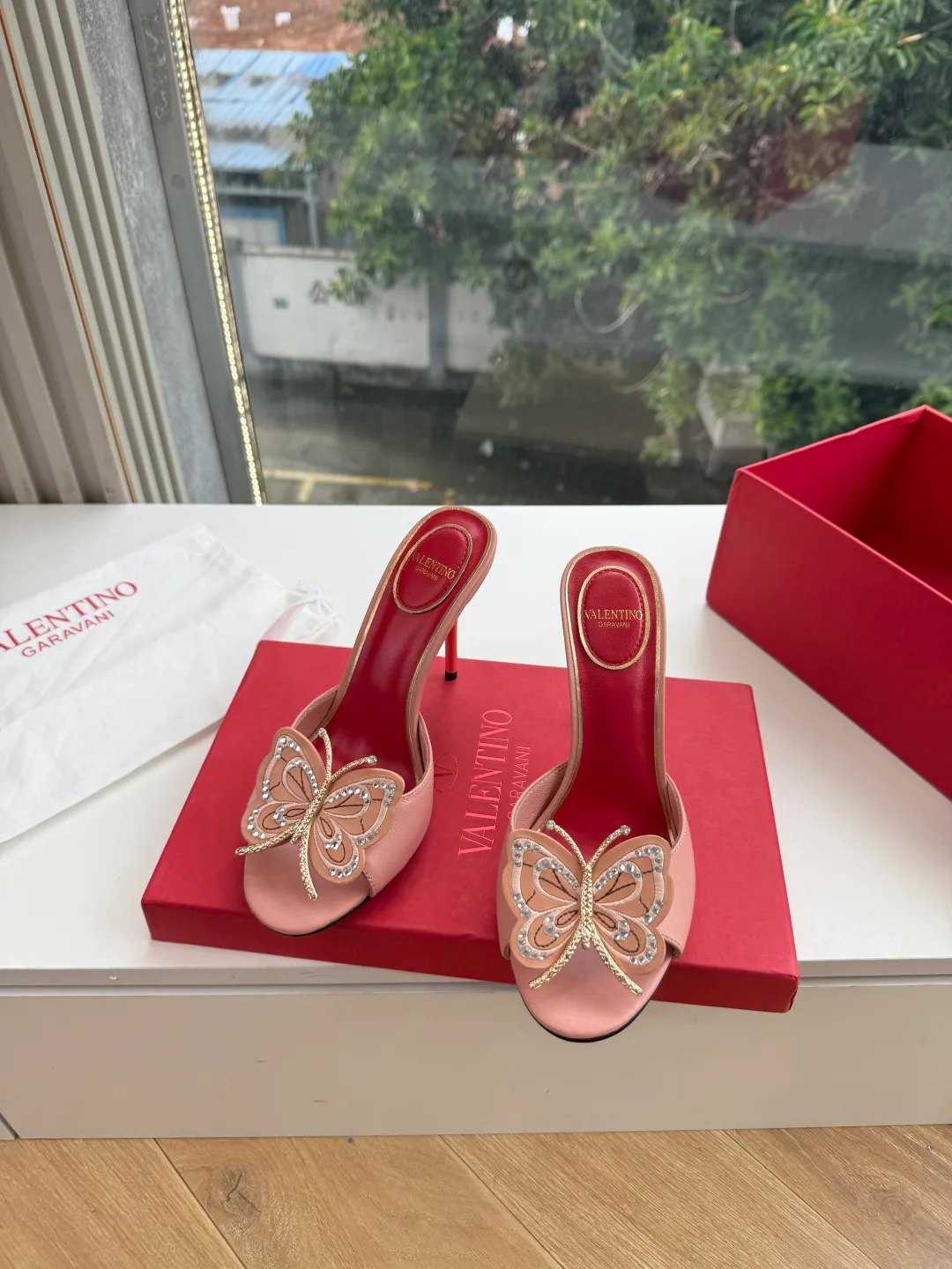 Босоножки Женские Valentino 18142682