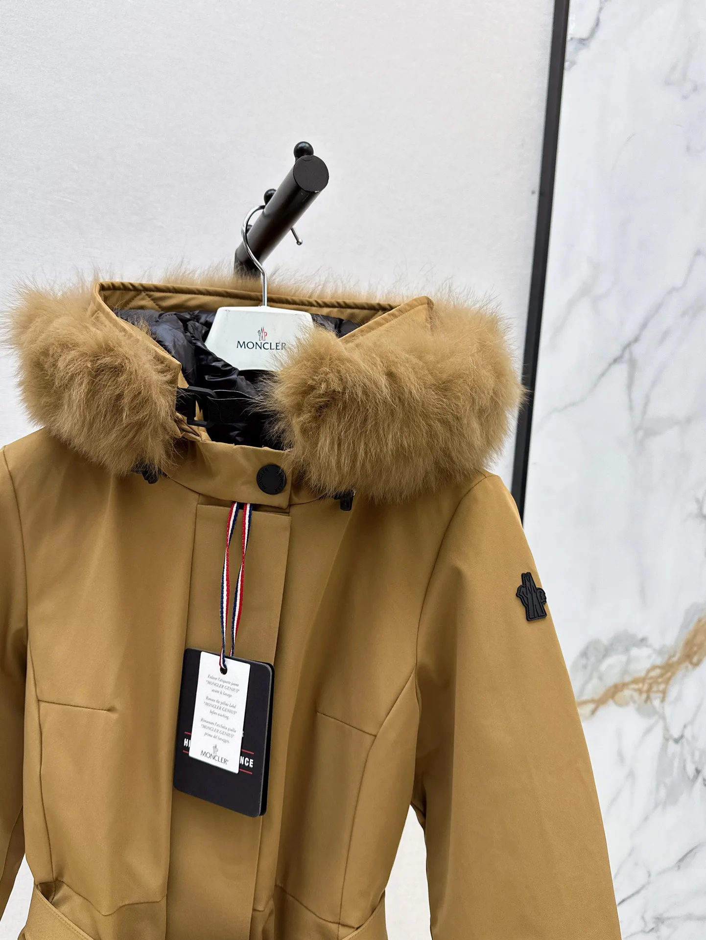 Куртки И Пуховики Женские Moncler 19100485