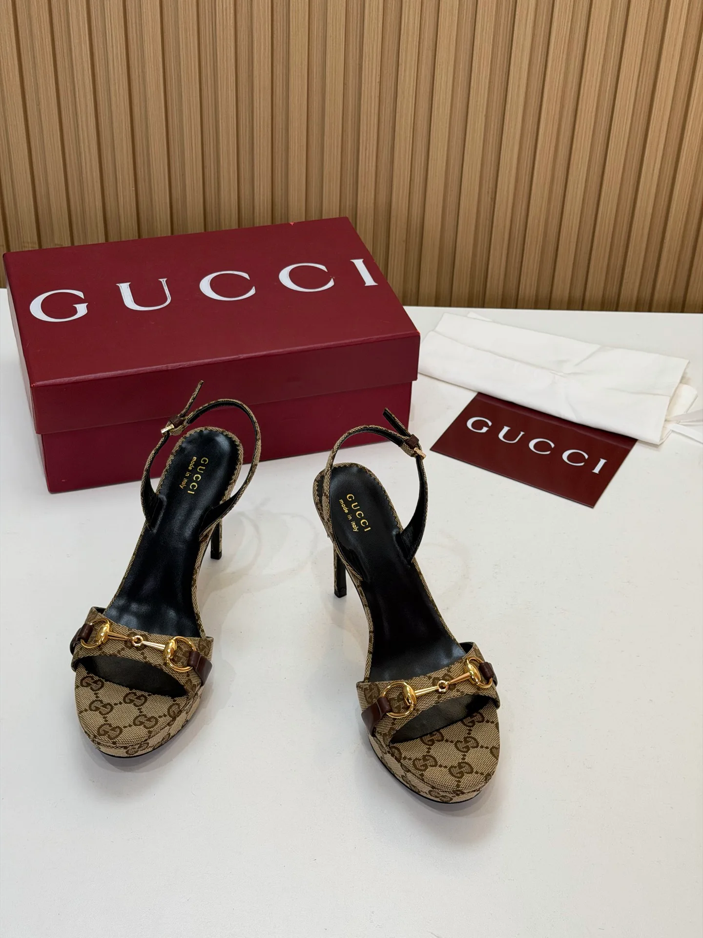 Босоножки Женские Gucci 18396265