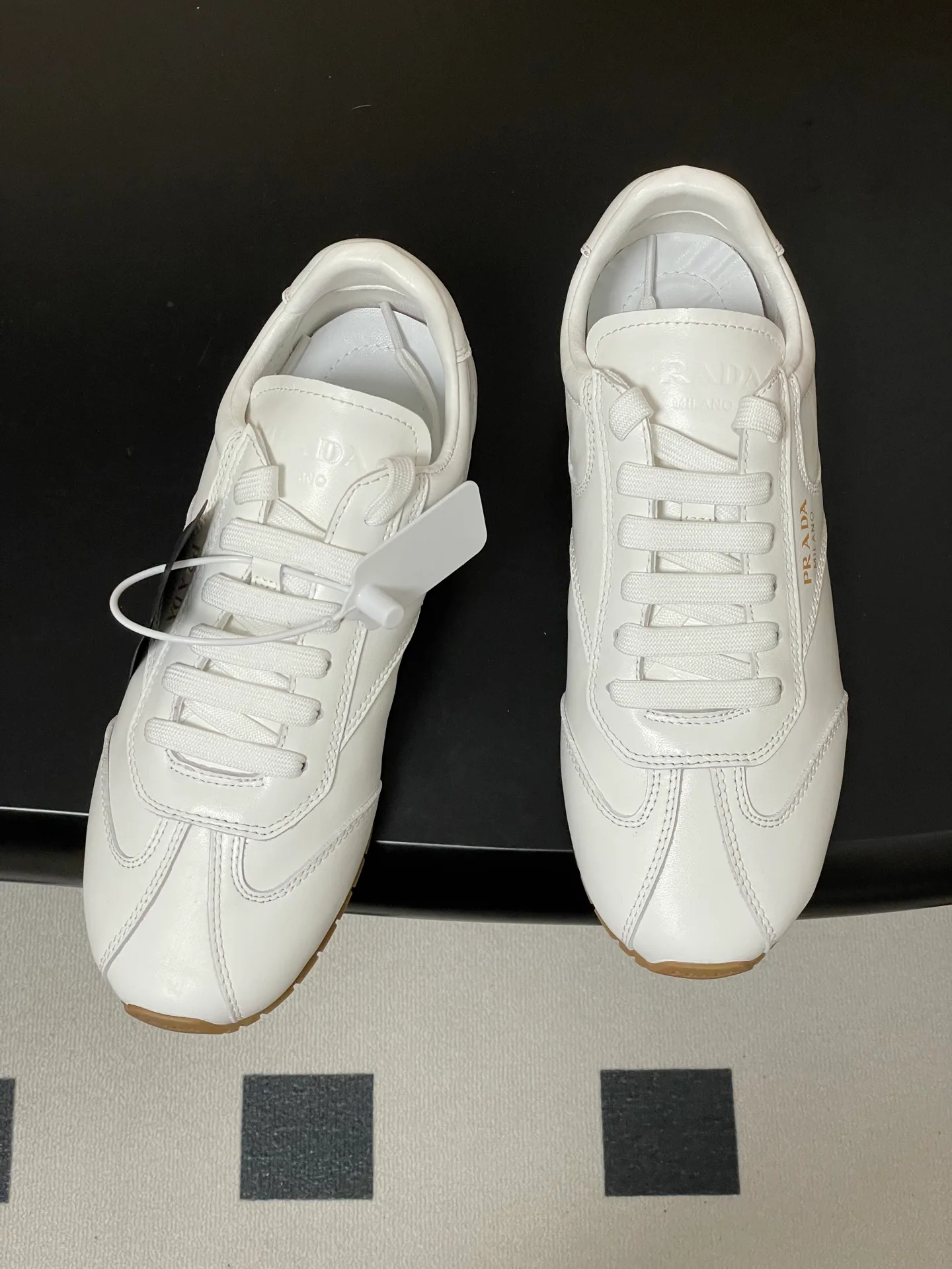 Кроссовки Женские Prada 12810915