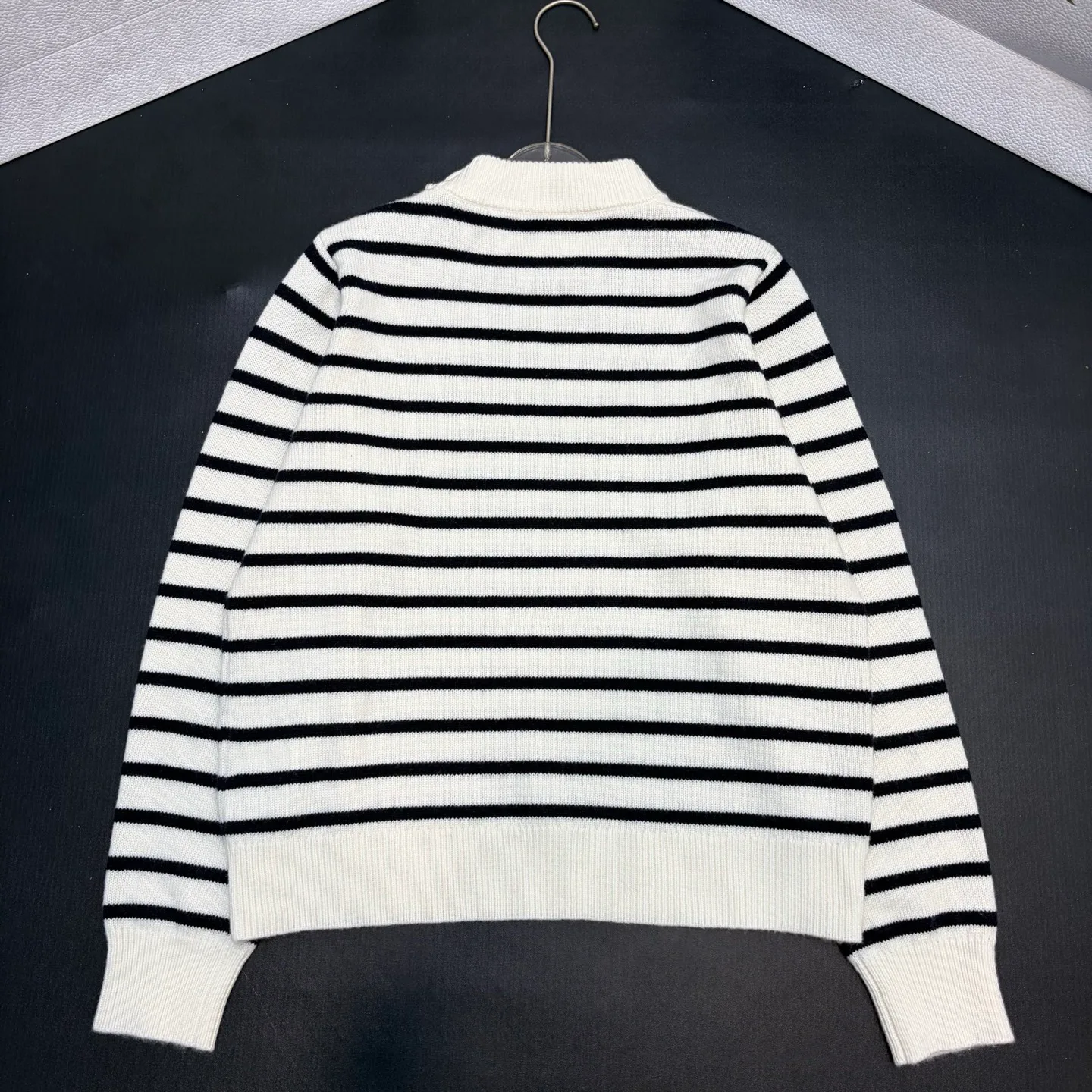 Джемперы И Свитеры Женские Chanel 18138701