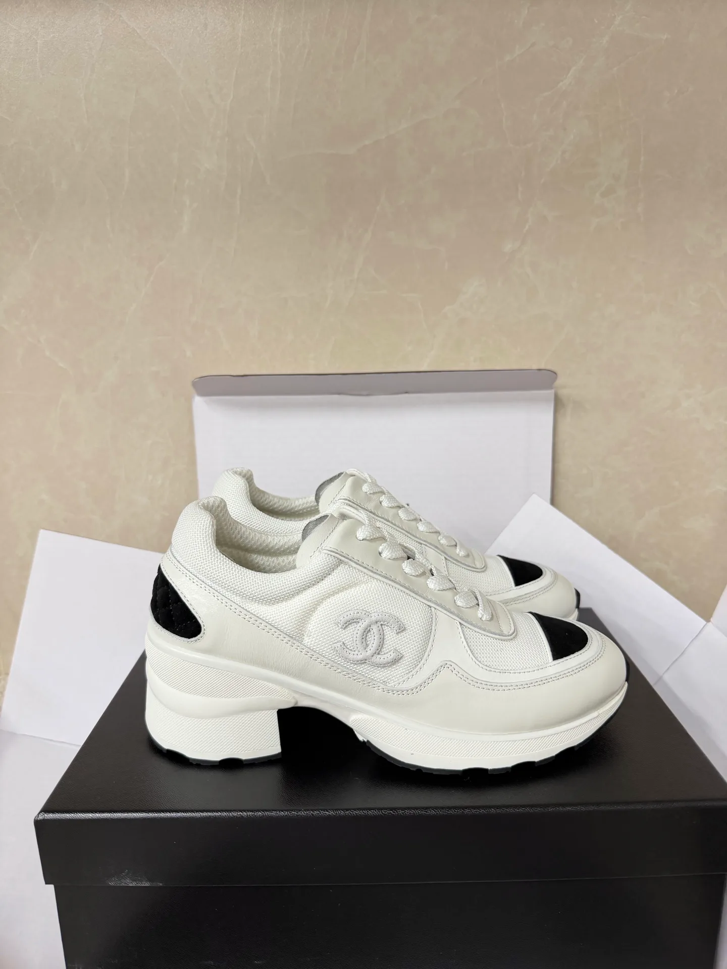 Кроссовки Женские Chanel 1584011