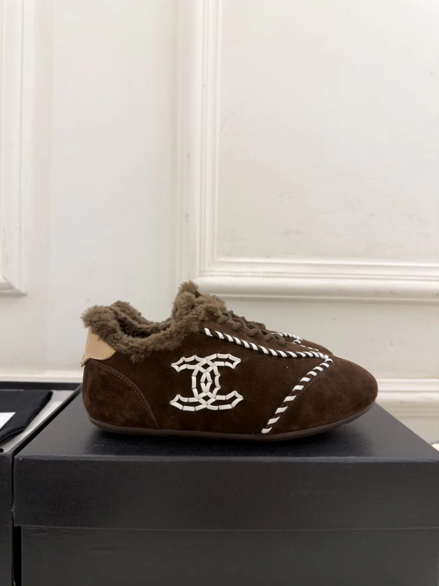 Кроссовки Женские Chanel 18998297