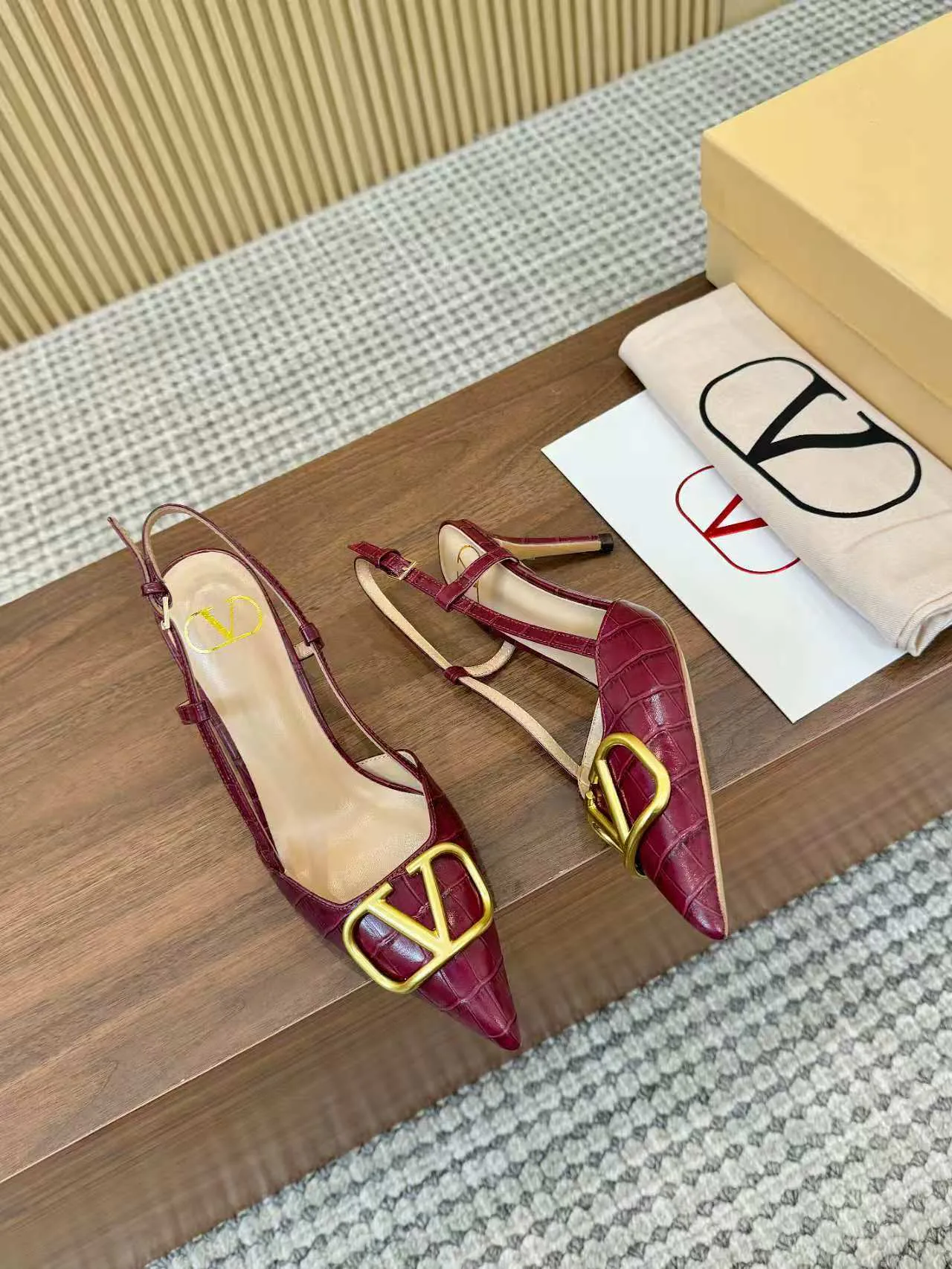 Босоножки Женские Valentino 12156369