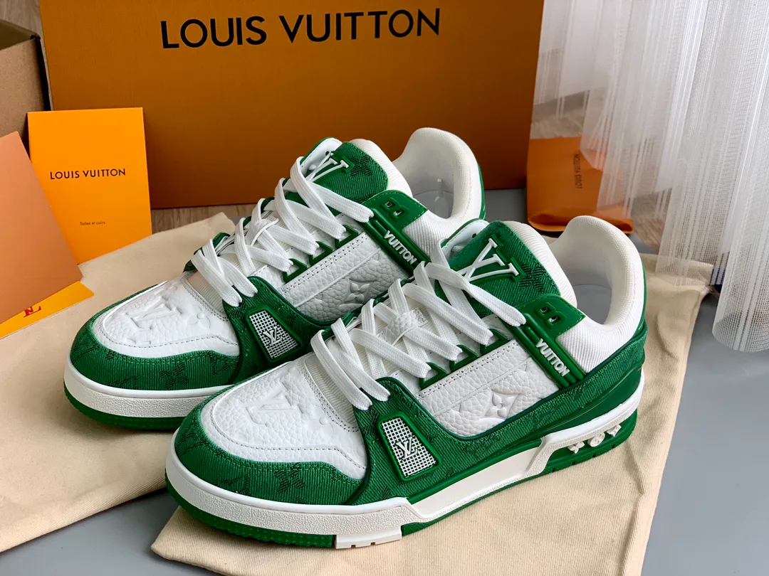 Кроссовки Женские Louis Vuitton 18014127