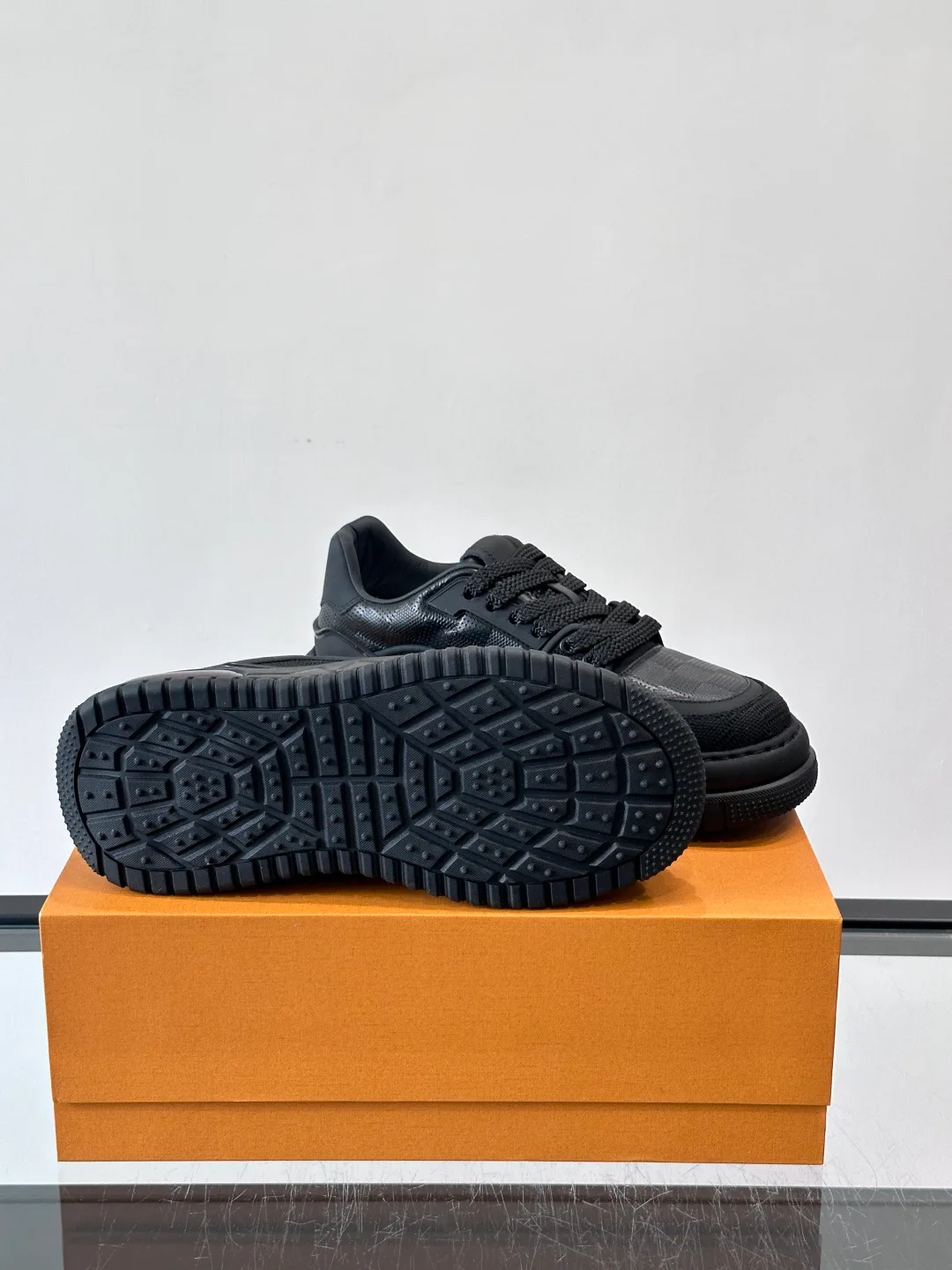 Кроссовки Мужские Louis Vuitton 13453000