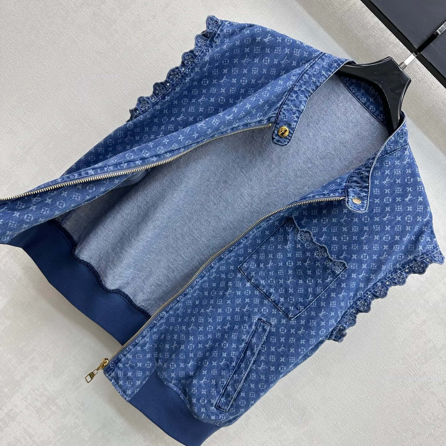 Жилеты Женские Louis Vuitton 17638634