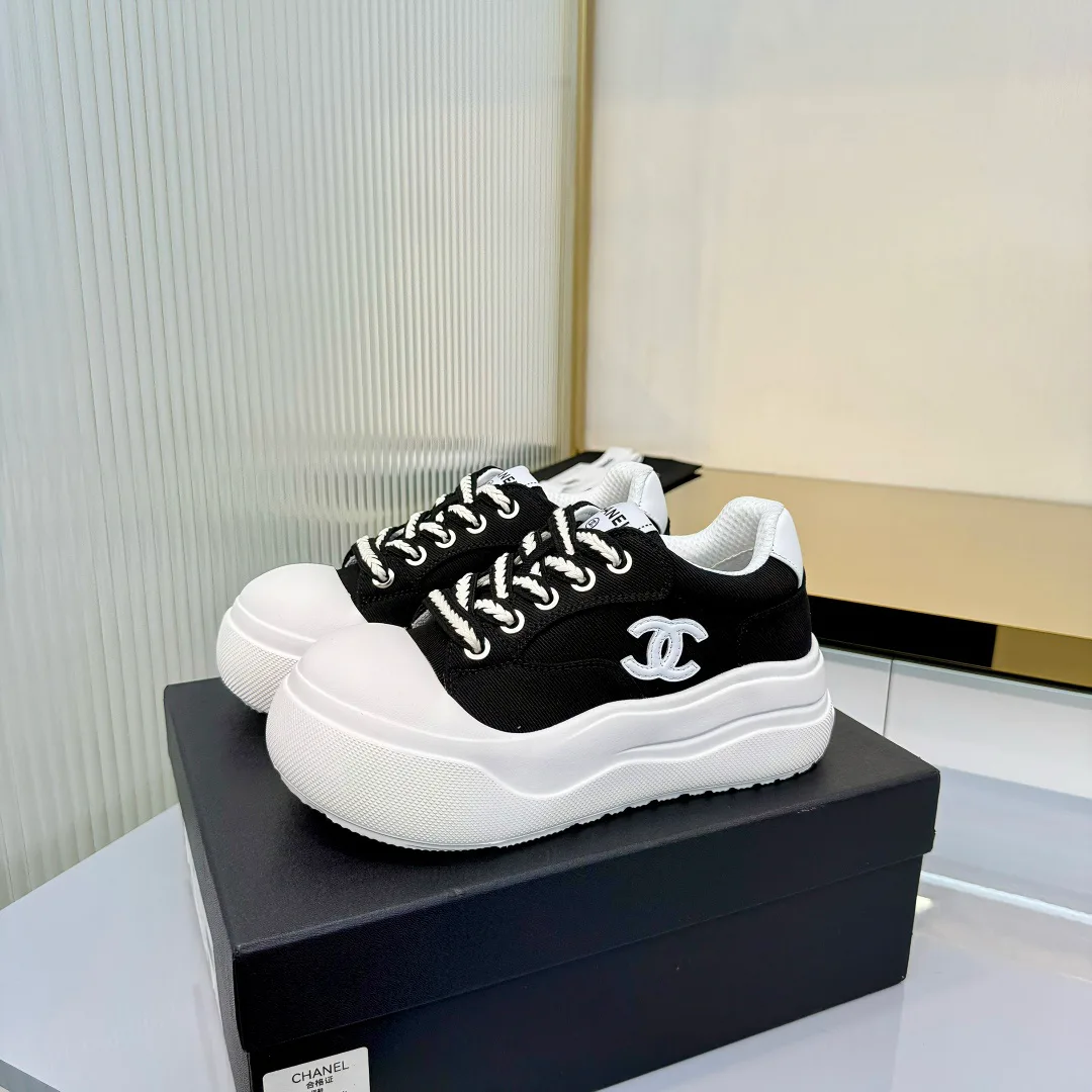Кроссовки Женские Chanel 11396575