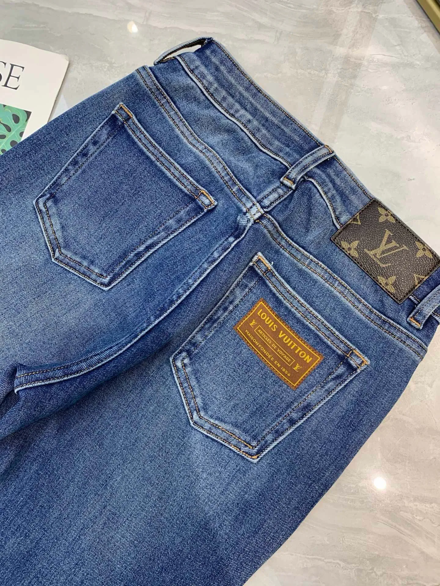 Джинсы Женские Louis Vuitton 17988411