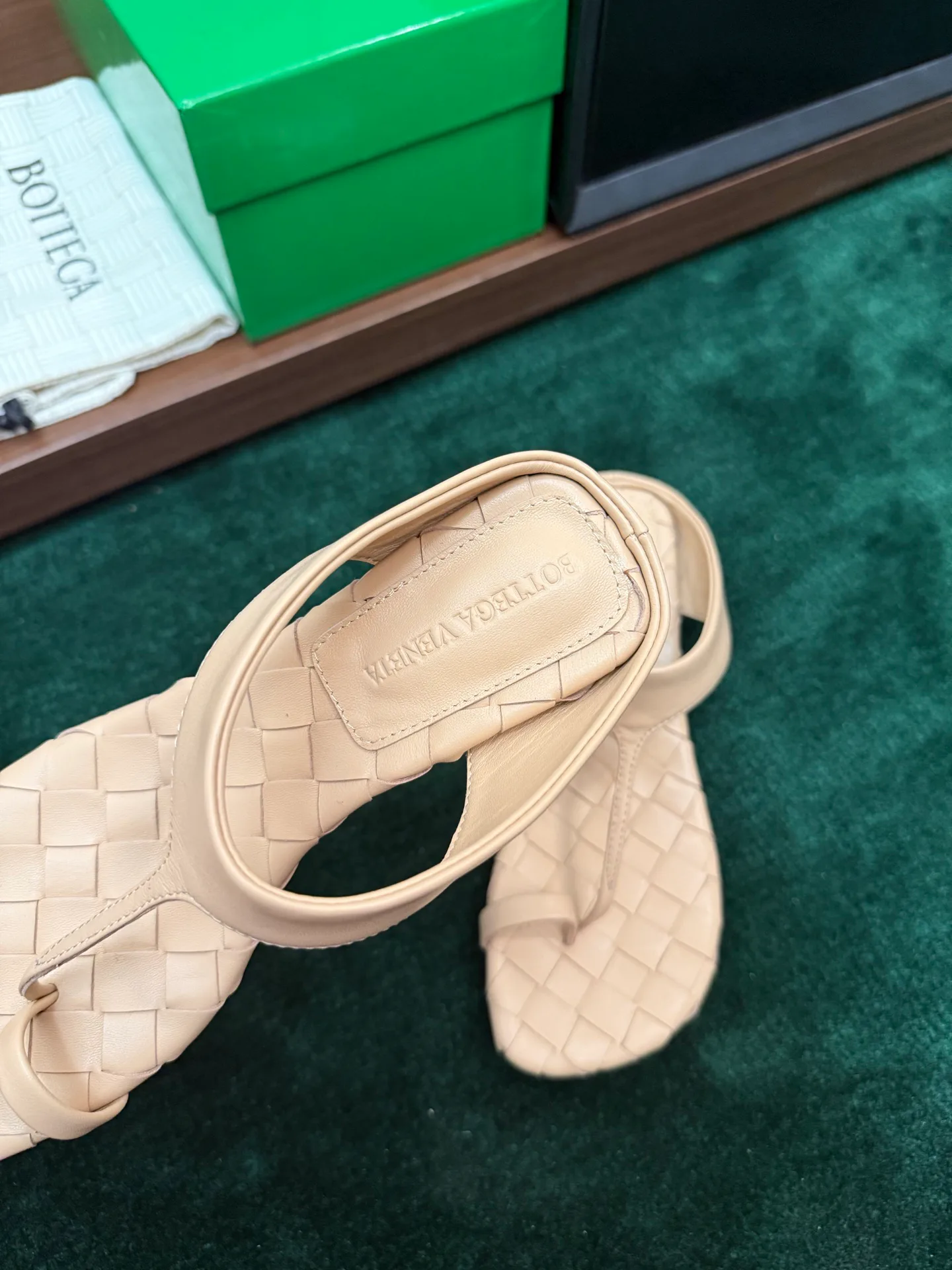 Шлепанцы Женские Bottega Veneta 17386151