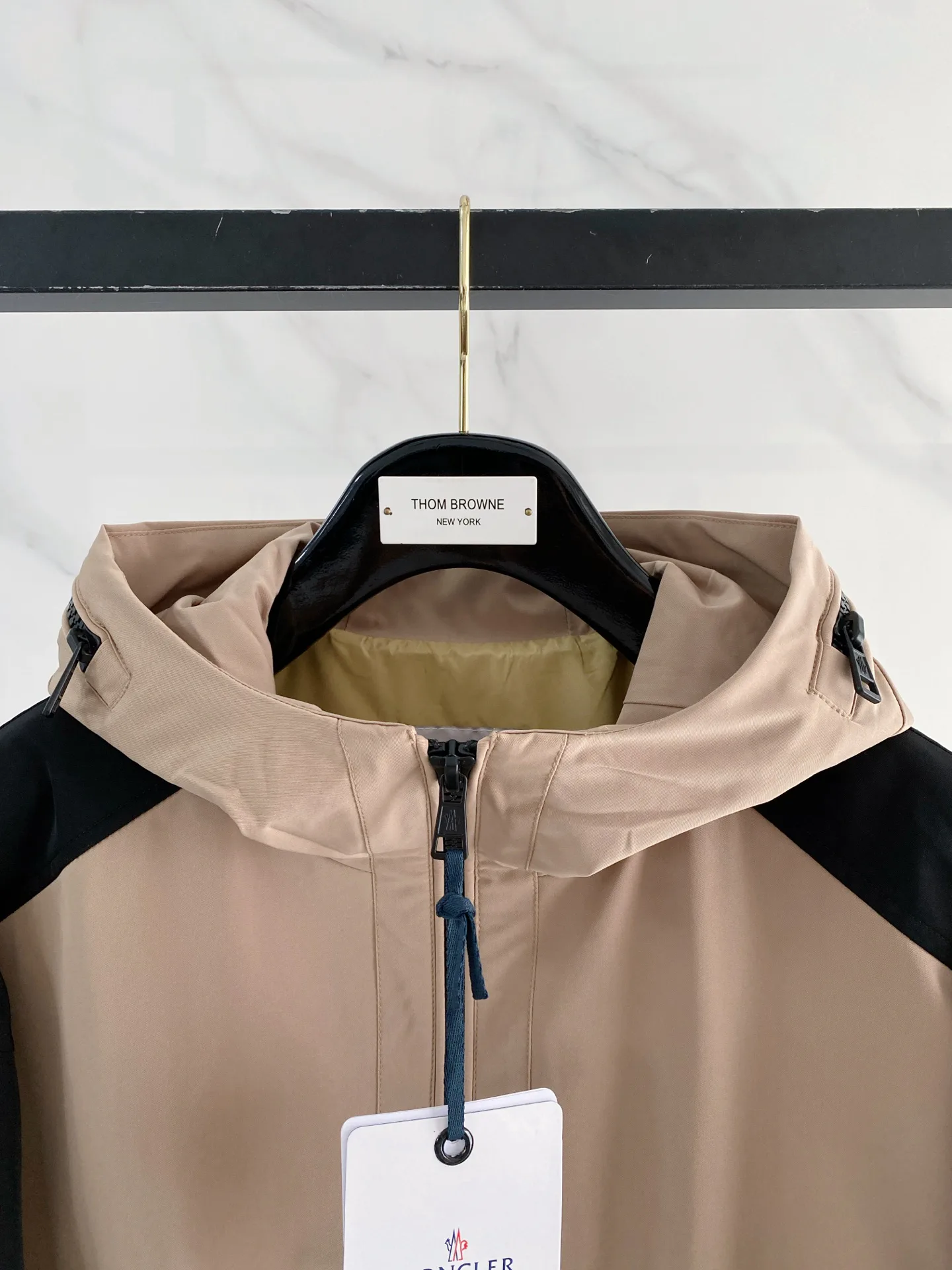 Куртки И Пуховики Мужские Moncler 11219008