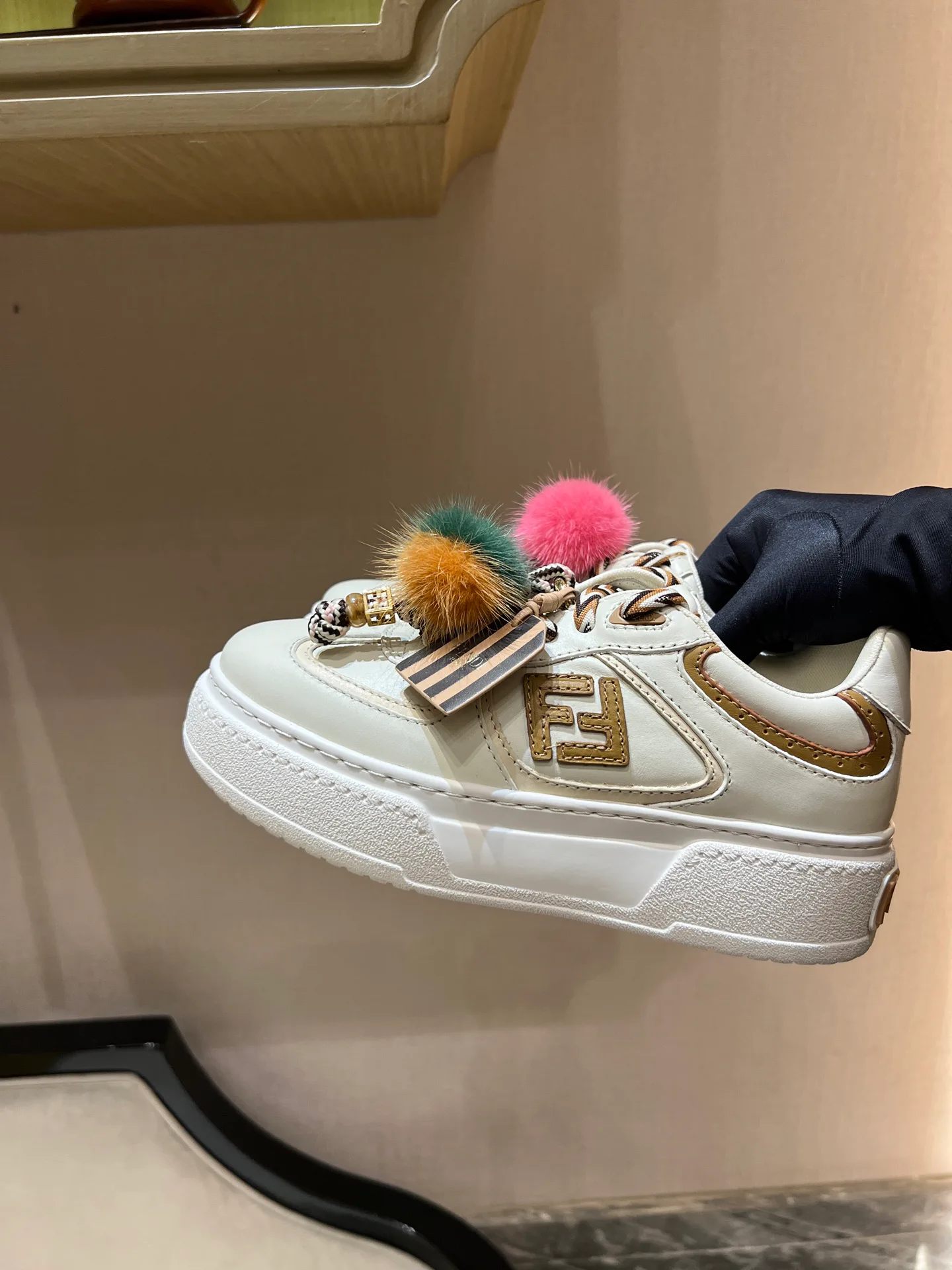 Кроссовки Женские Fendi 18020641