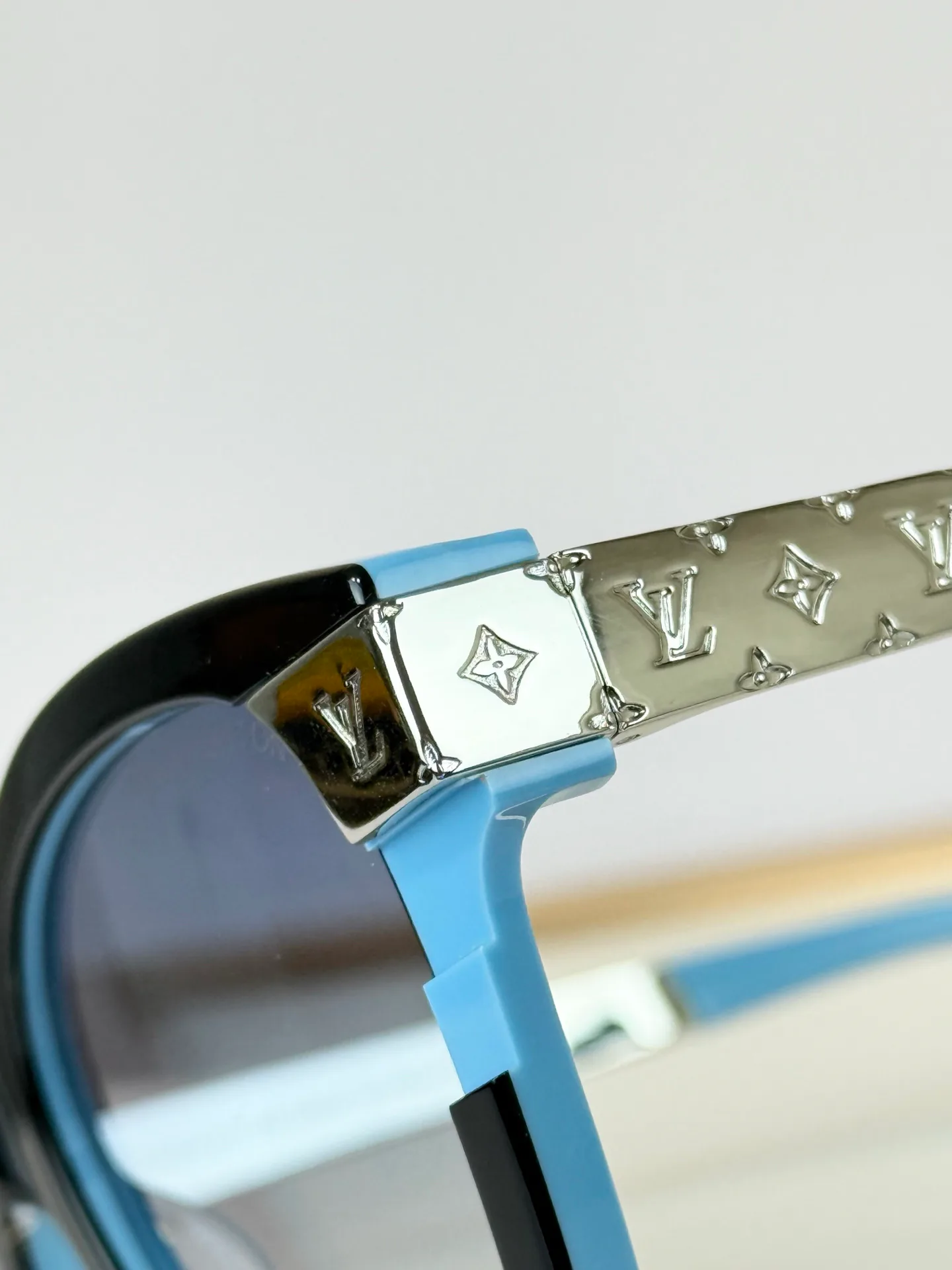 Очки Louis Vuitton 18118323