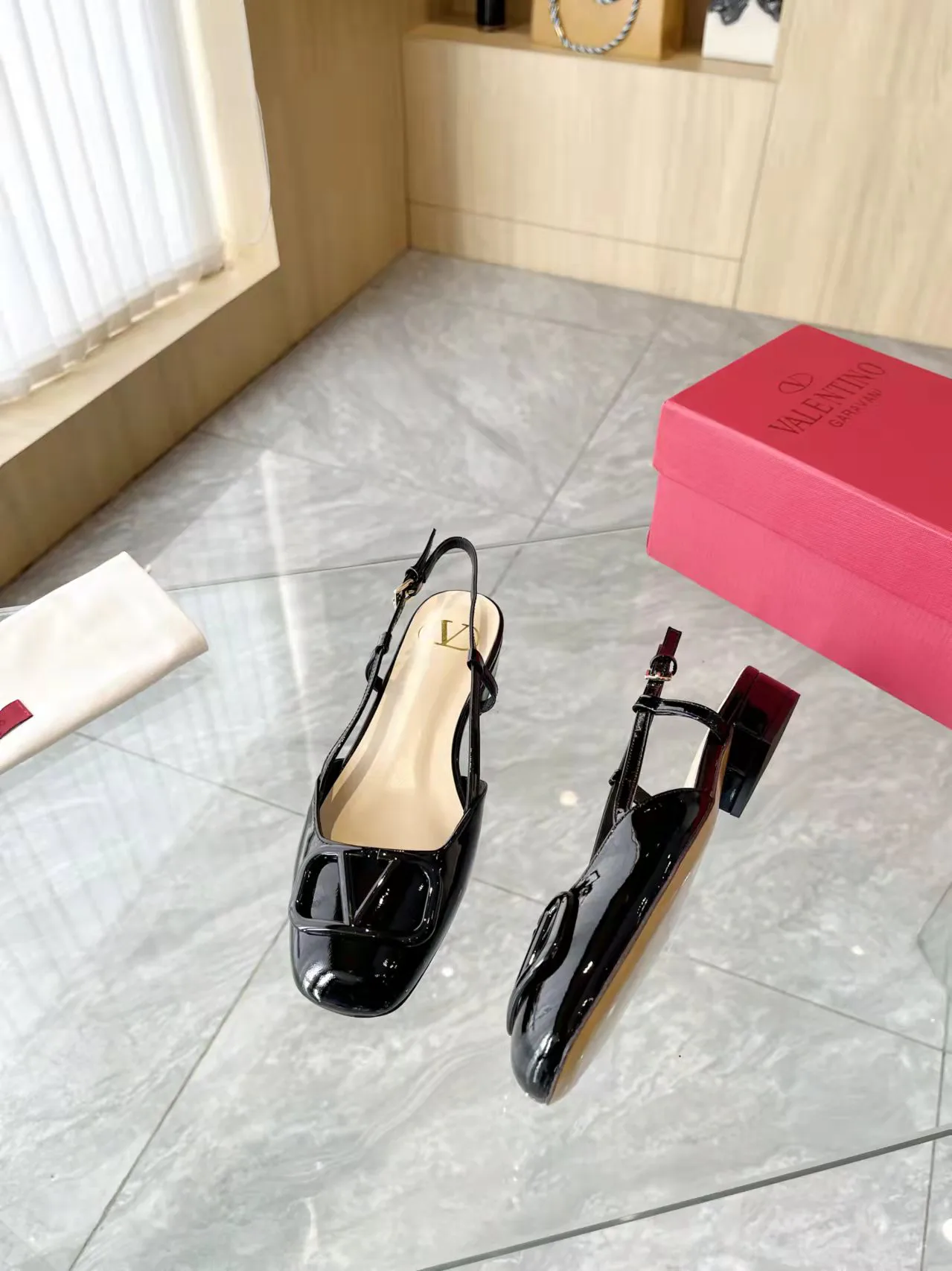 Босоножки Женские Valentino 11602190