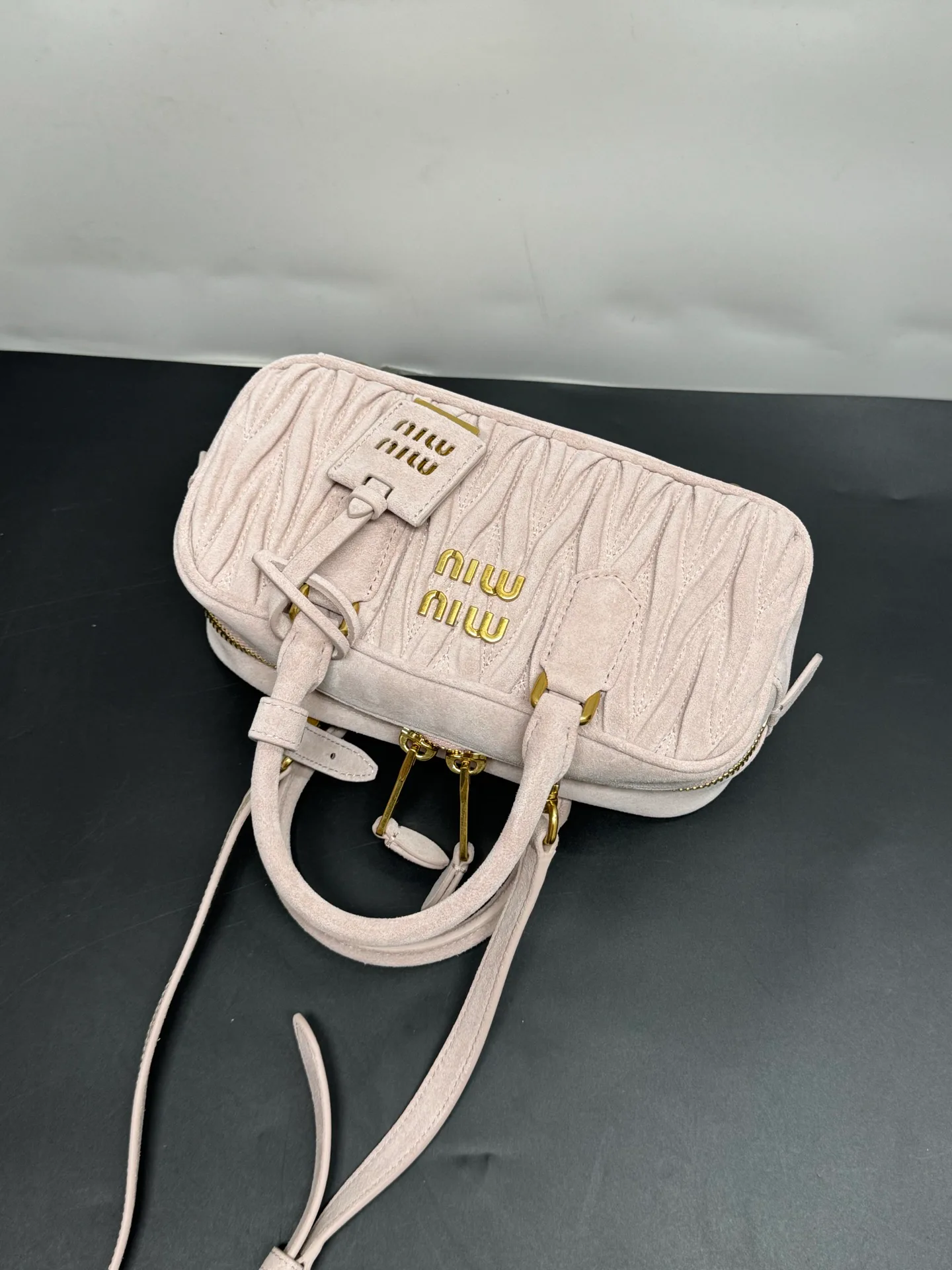 Классические Сумки Женские Miu Miu 17999177
