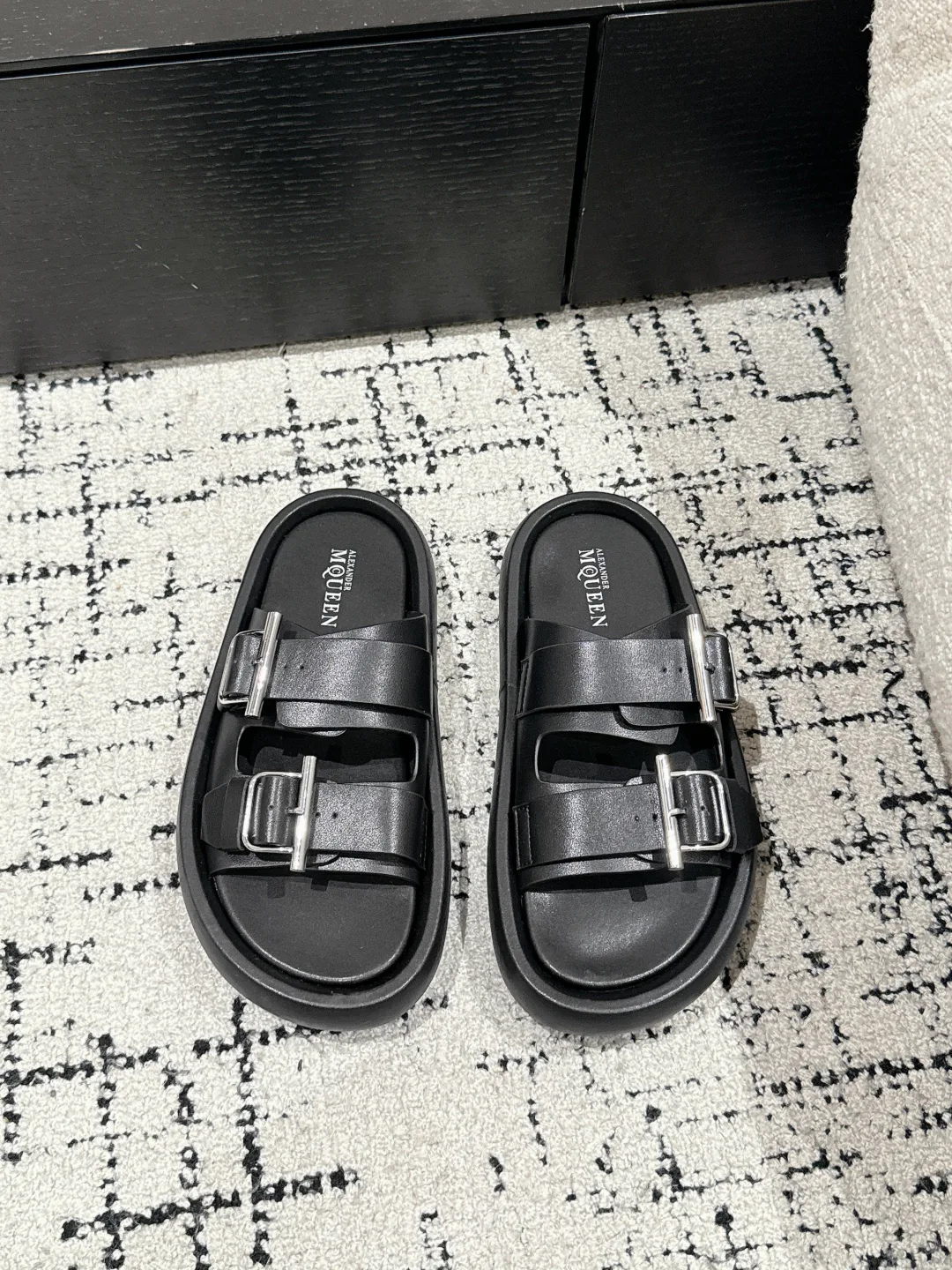 Шлепанцы Женские Alexander Mcqueen 34041