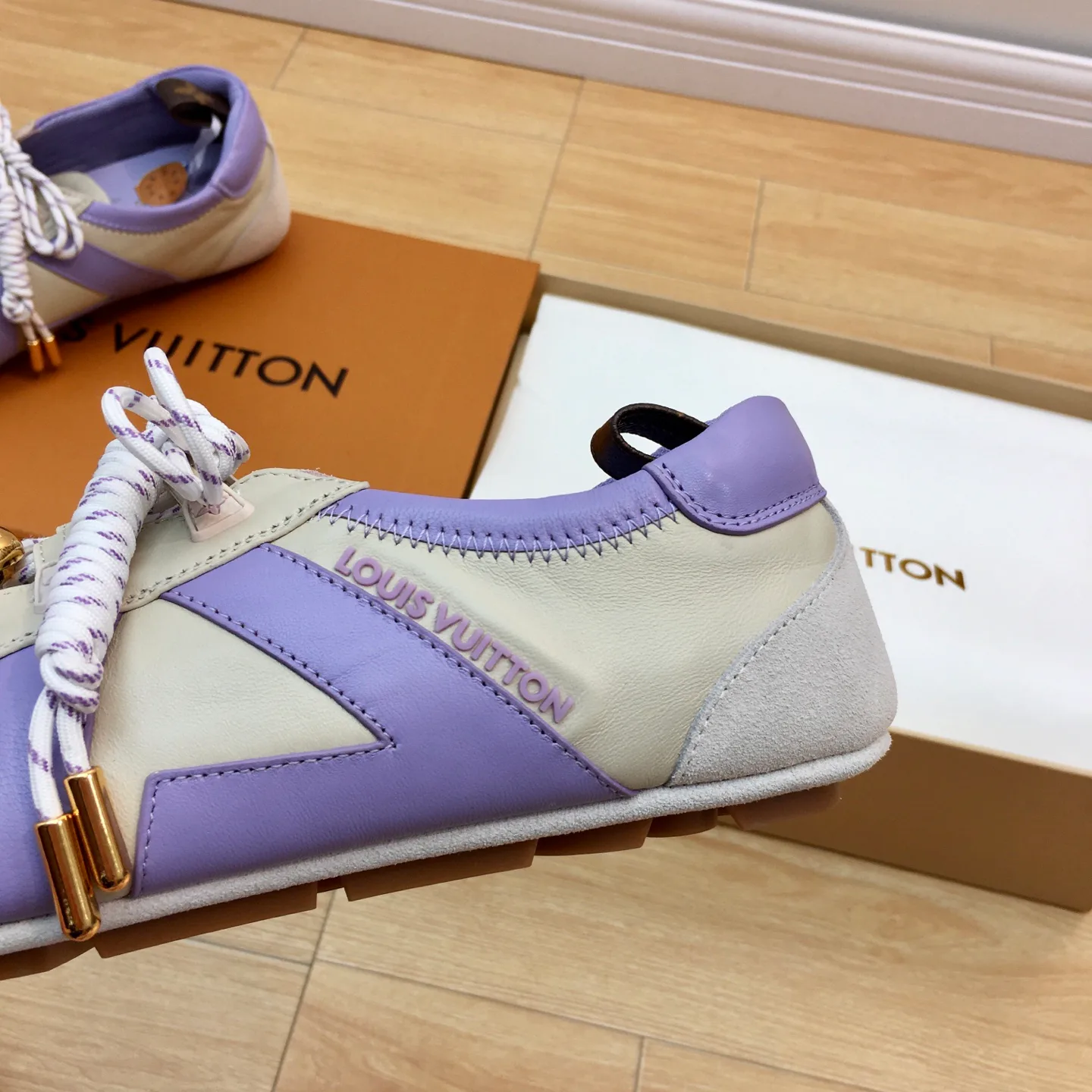 Кроссовки Женские Louis Vuitton 1590946