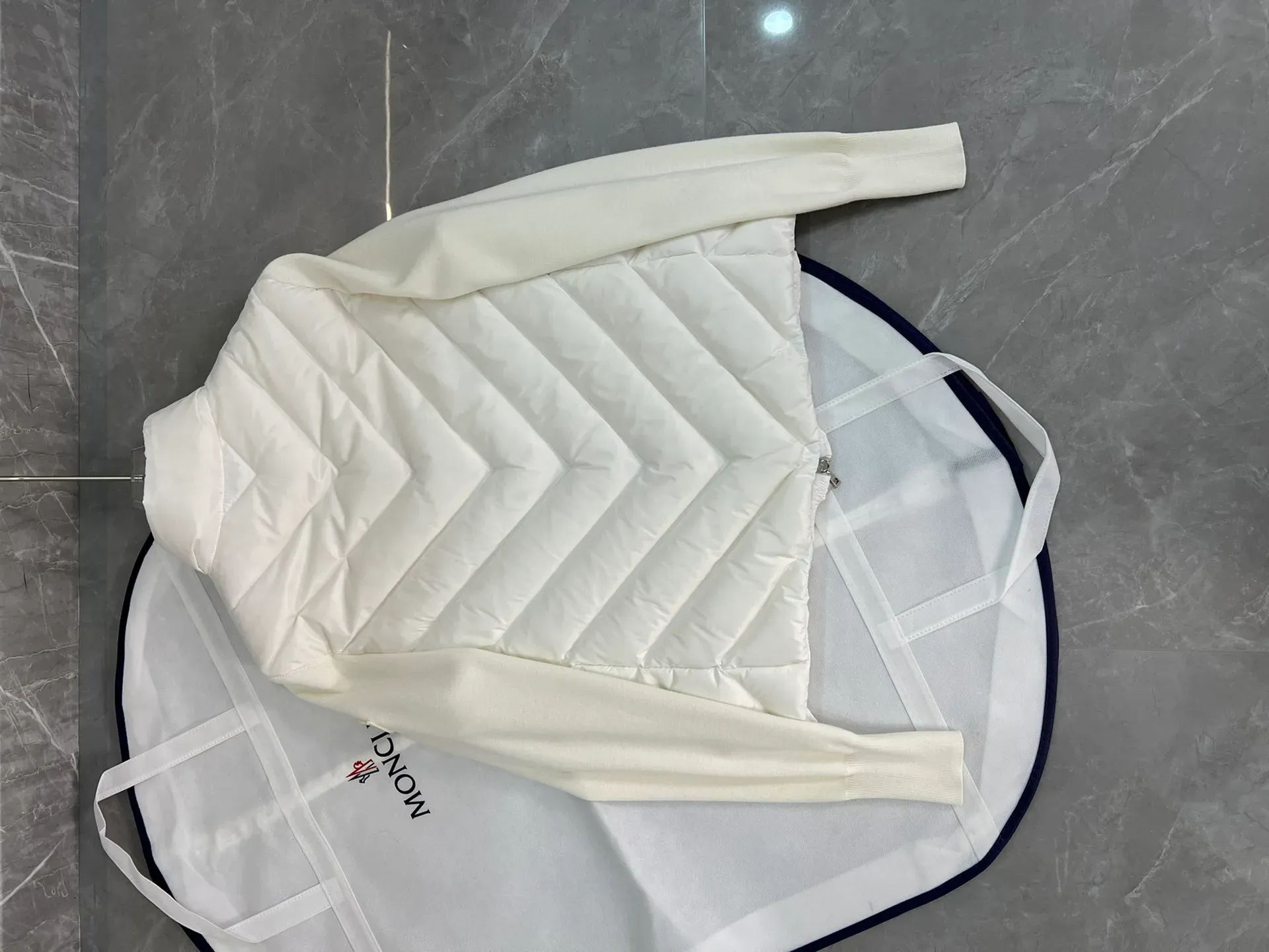 Куртки И Пуховики Женские Moncler 106118