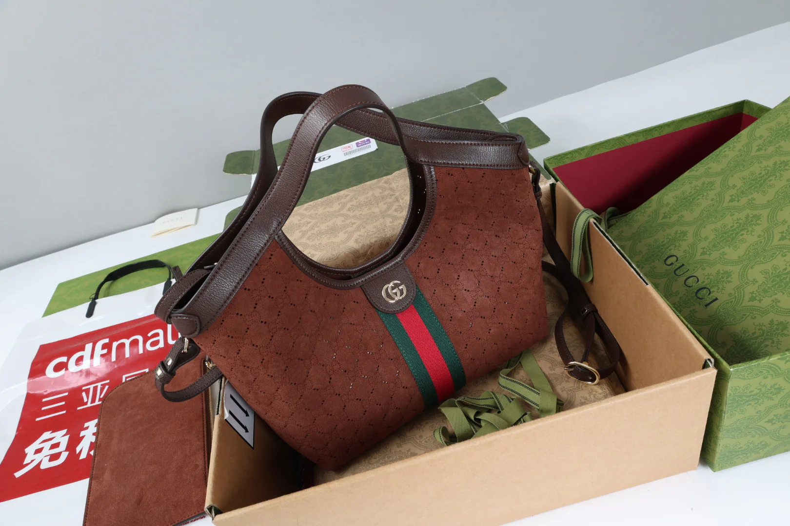 Классические Сумки Женские Gucci 18004289