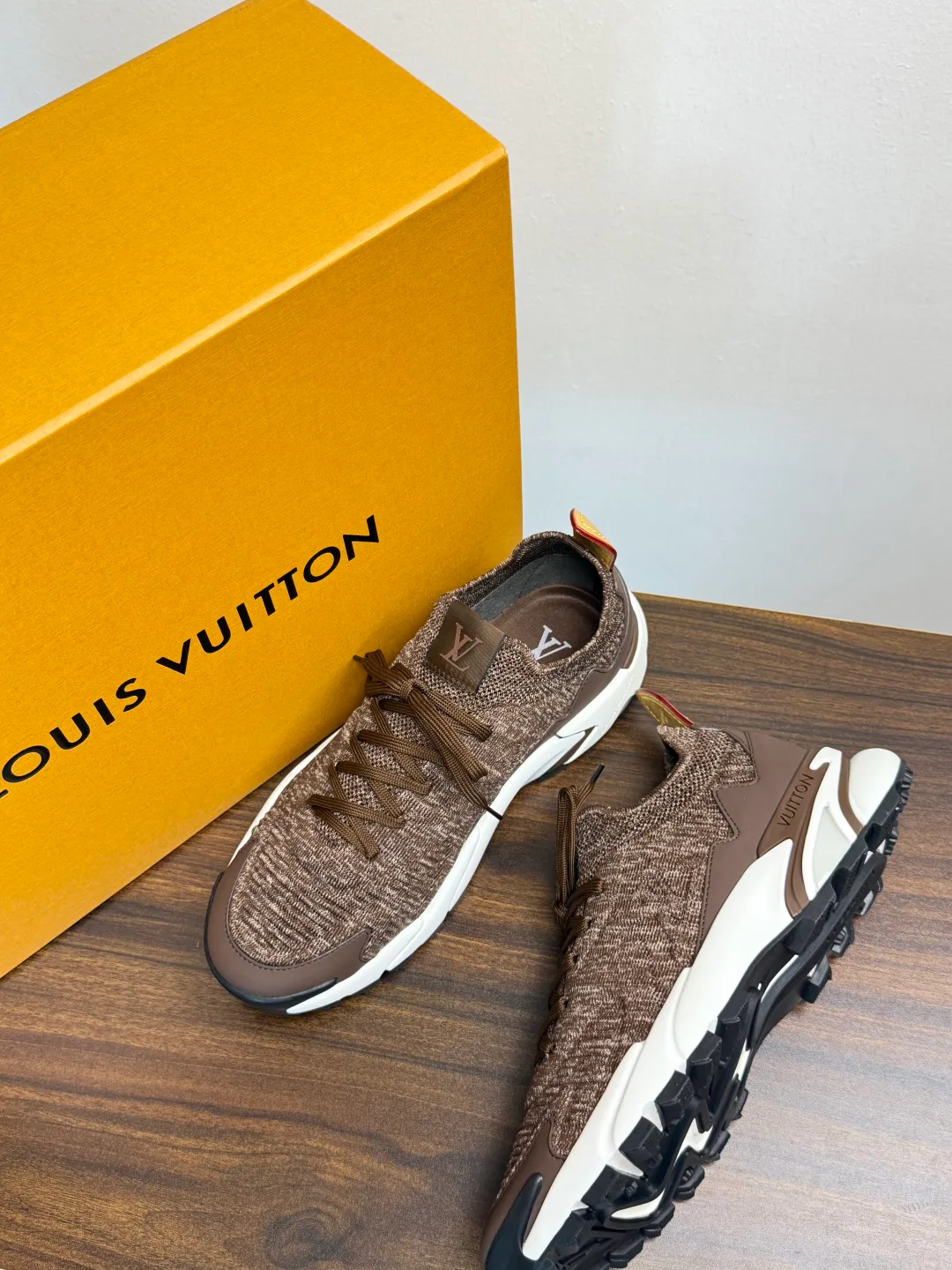 Кроссовки Мужские Louis Vuitton 19110489