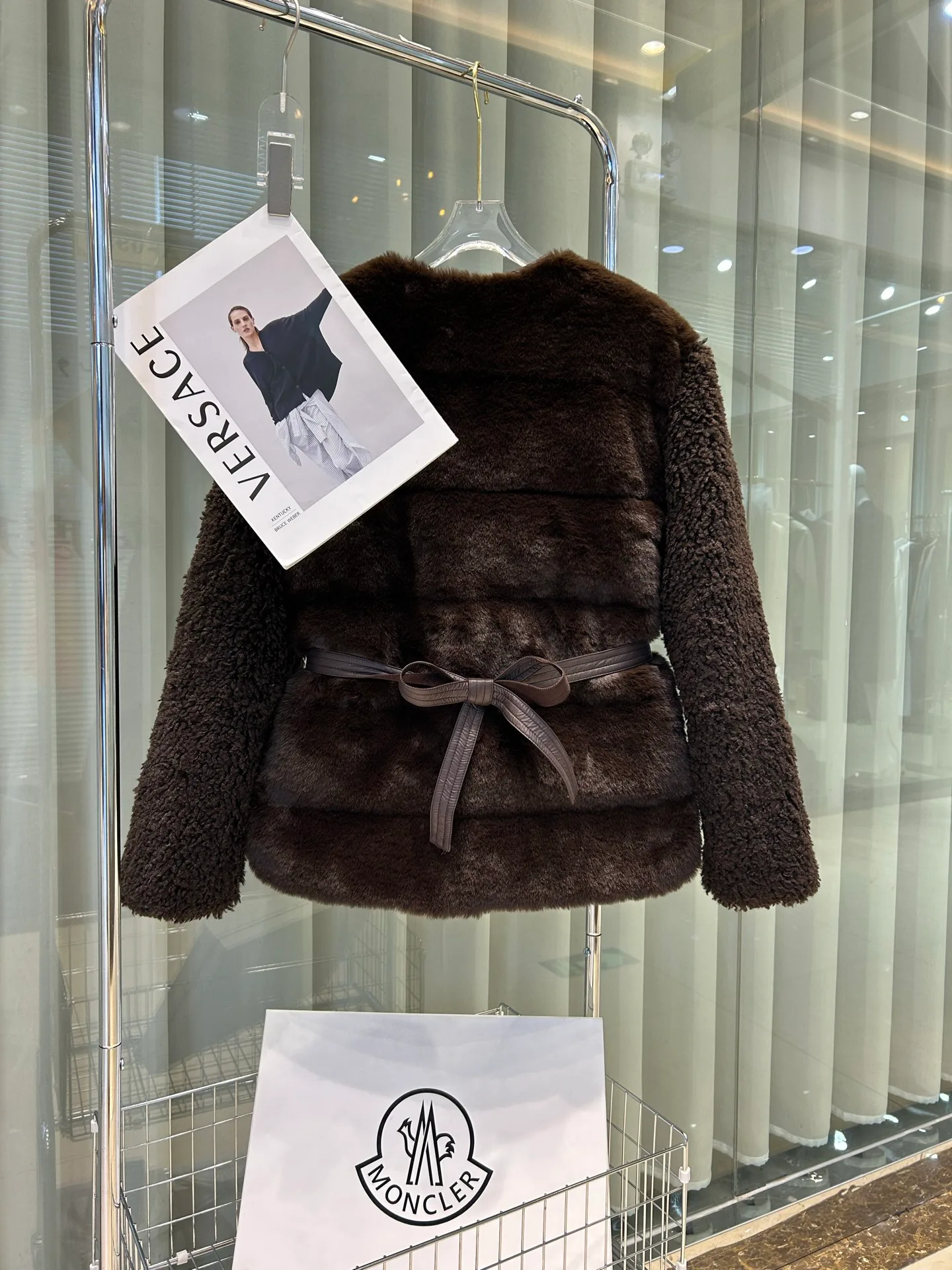 Шубы Женские Moncler 378383