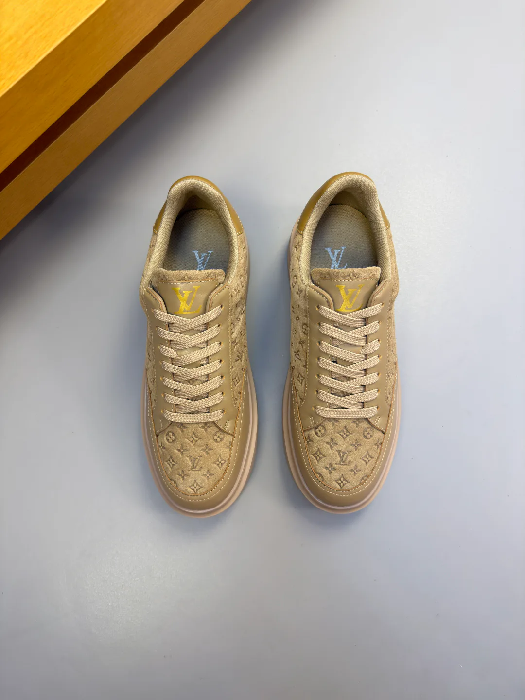 Кроссовки Женские Louis Vuitton 17765804