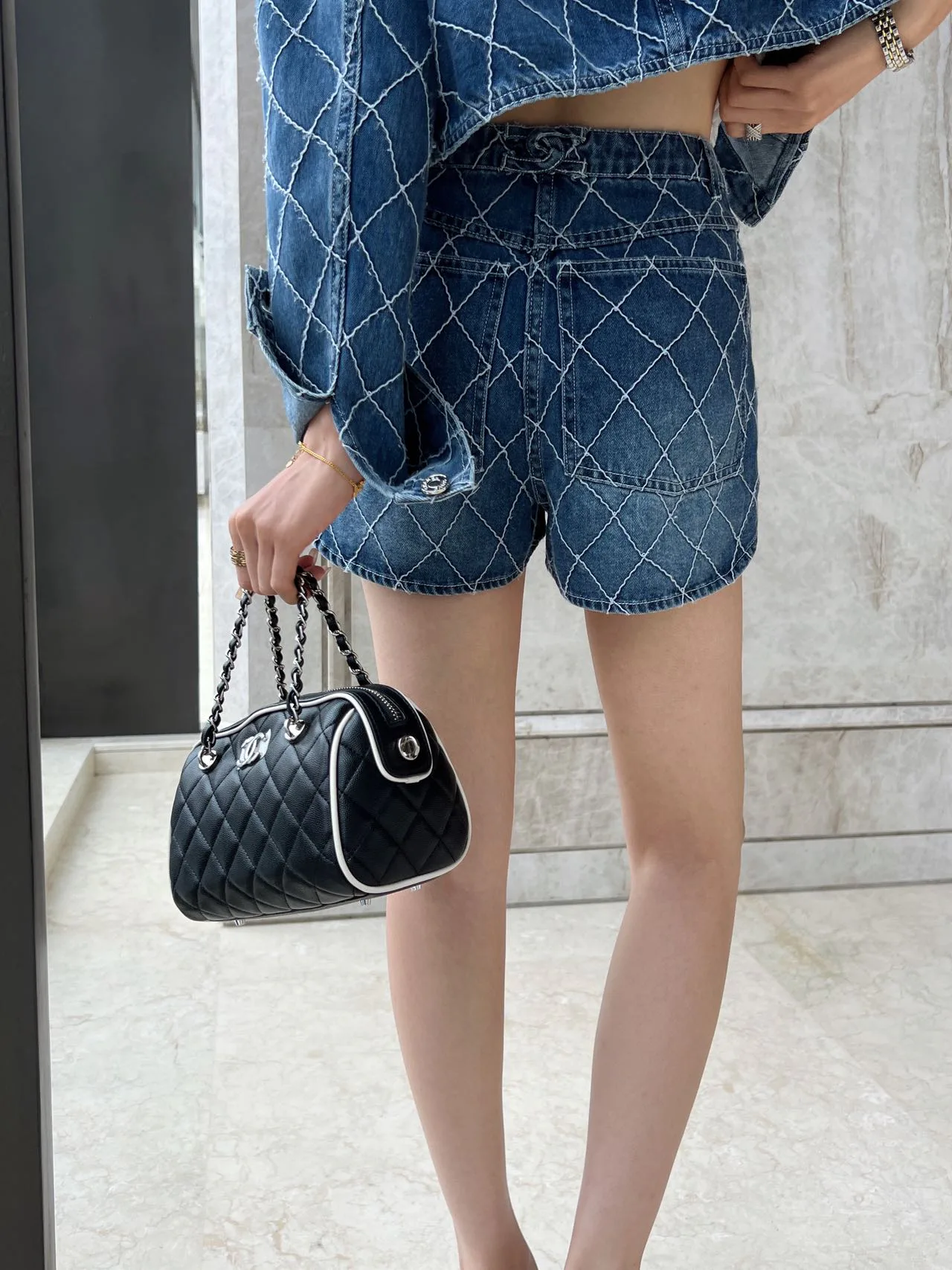 Куртки И Пуховики Женские Chanel 17714464