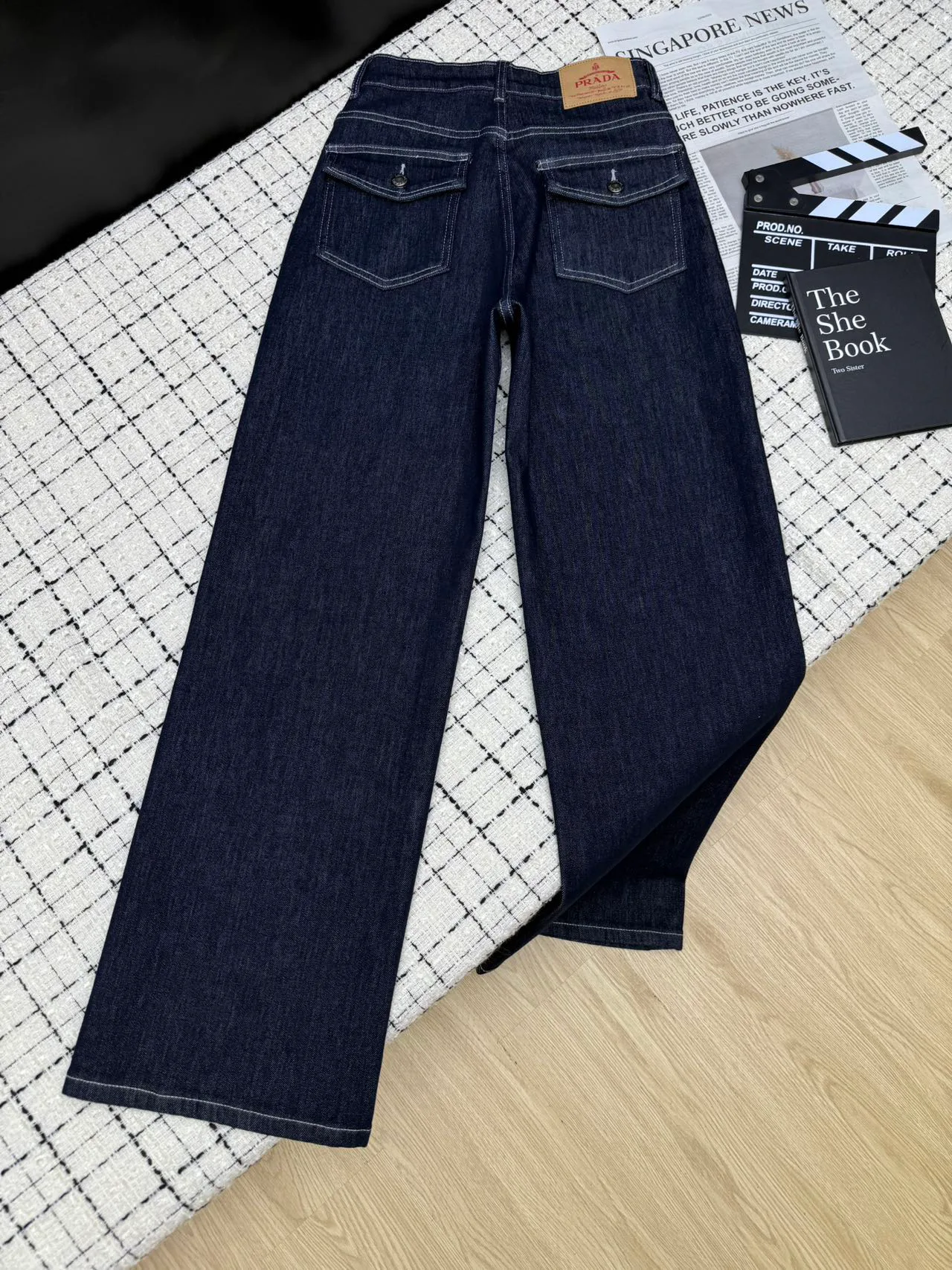 Джинсы Женские Prada 18885559