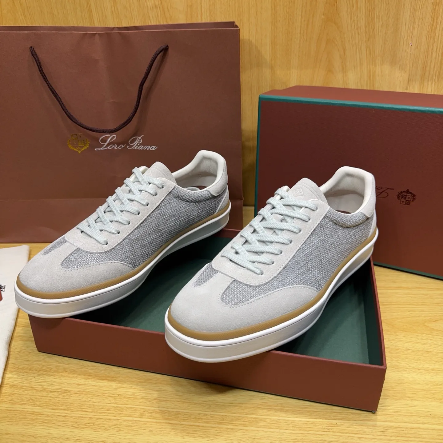Кроссовки Женские Loro Piana 18263653
