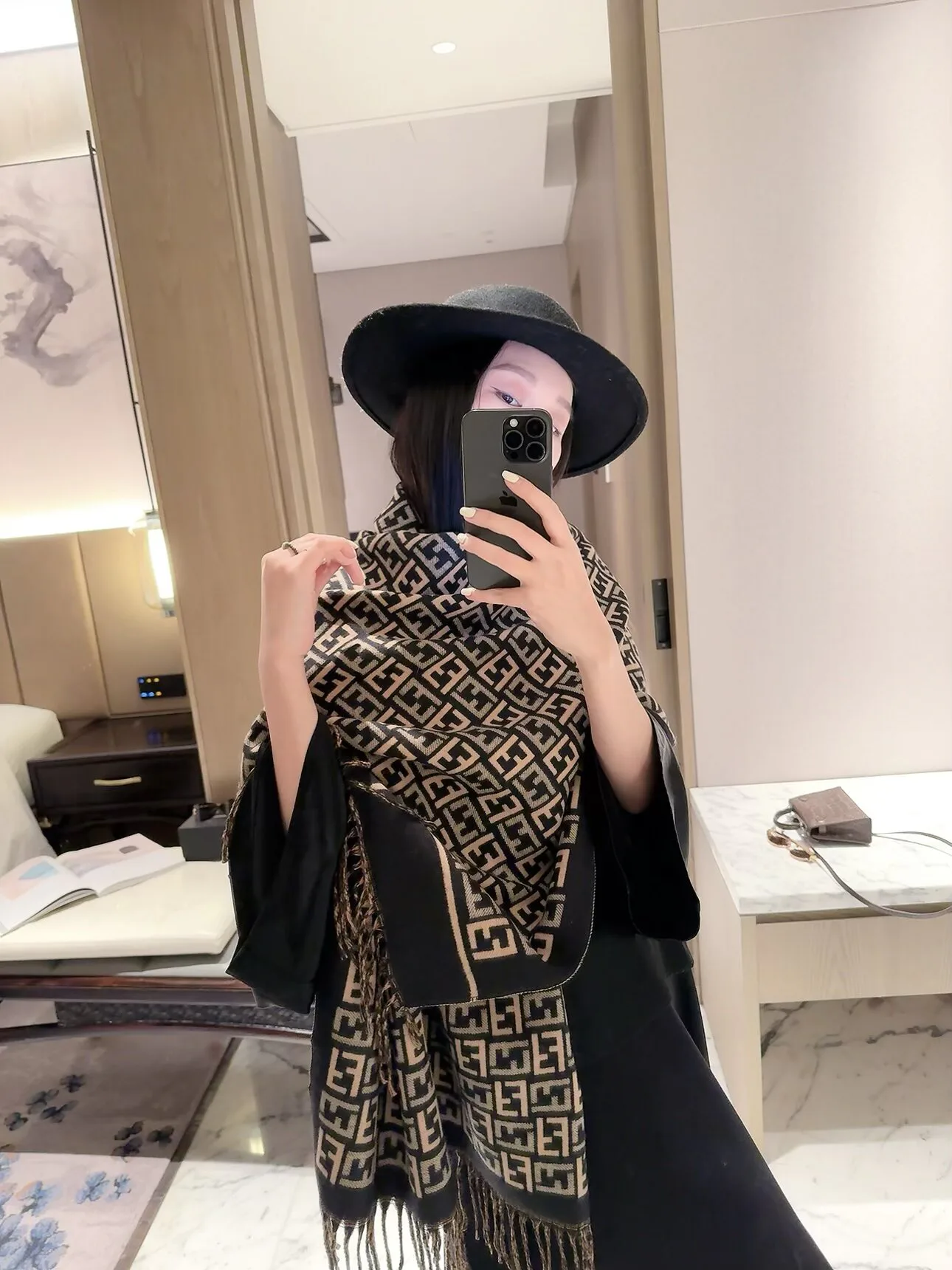 Шарфы Fendi 18003010