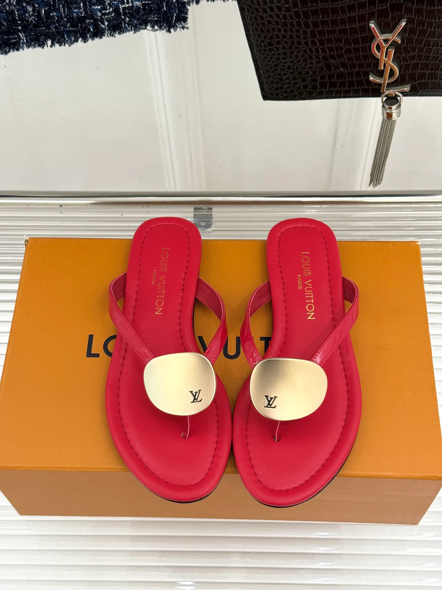 Шлепанцы Женские Louis Vuitton 17596996
