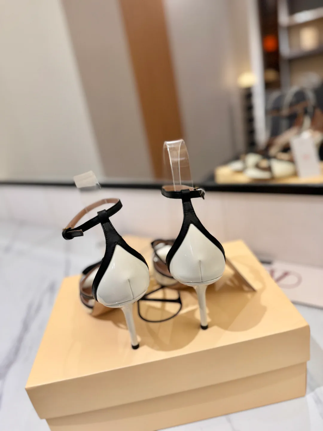 Босоножки Женские Valentino 10026774