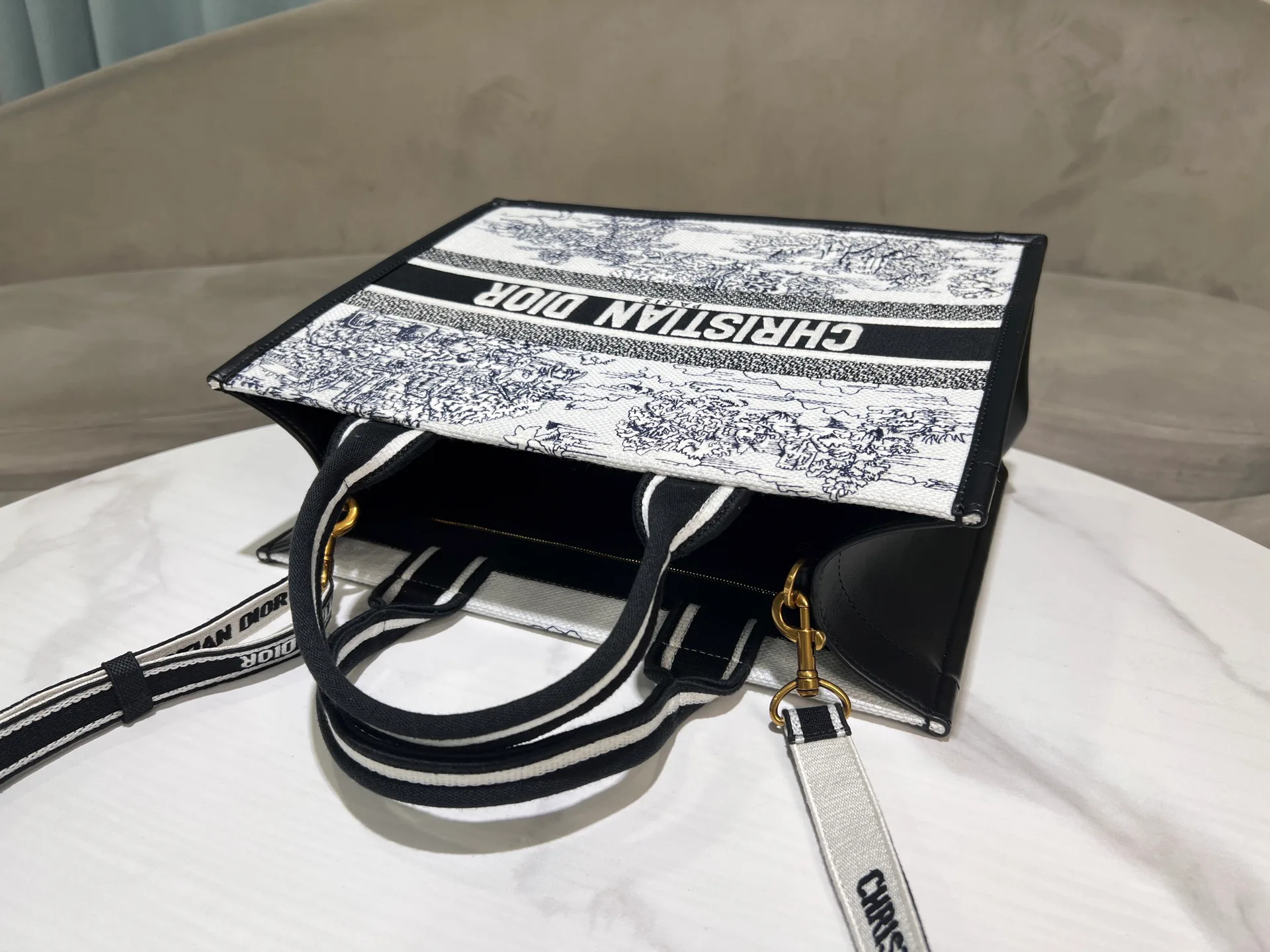 Сумки На Ремне Женские Christian Dior 167634