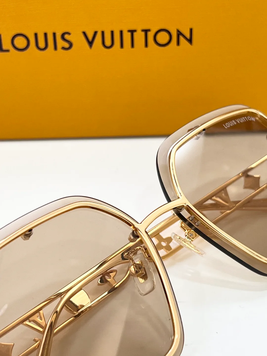 Очки Louis Vuitton 13434174