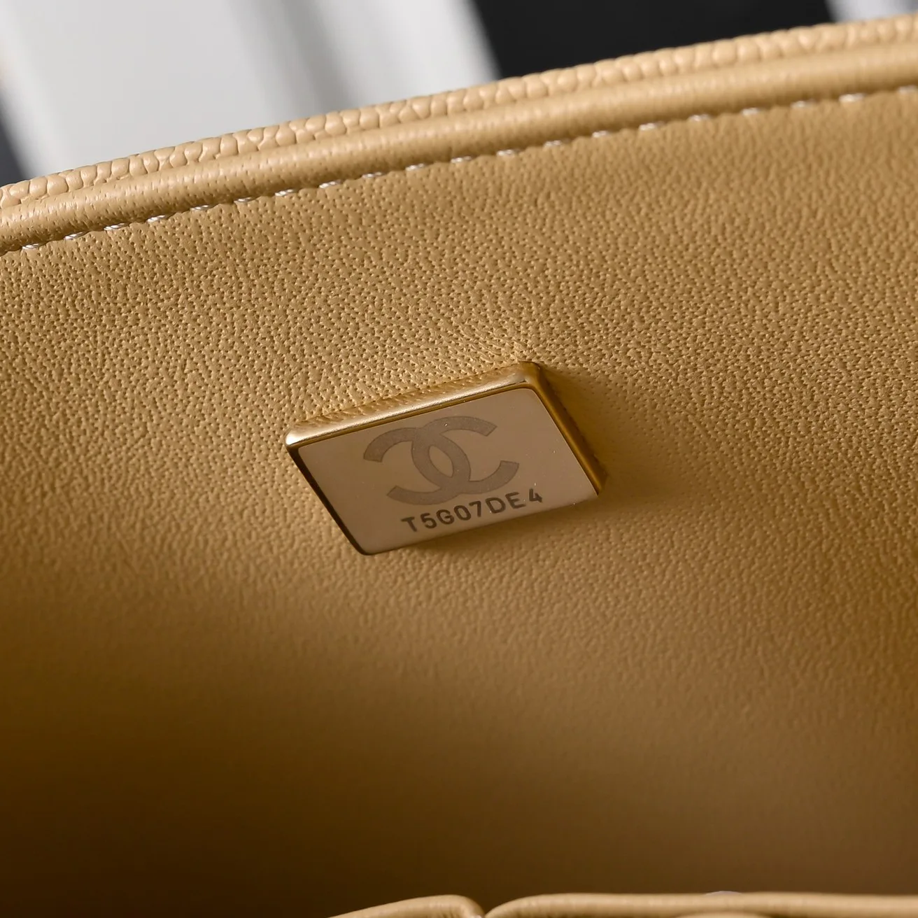 Классические Сумки Женские Chanel 18147975