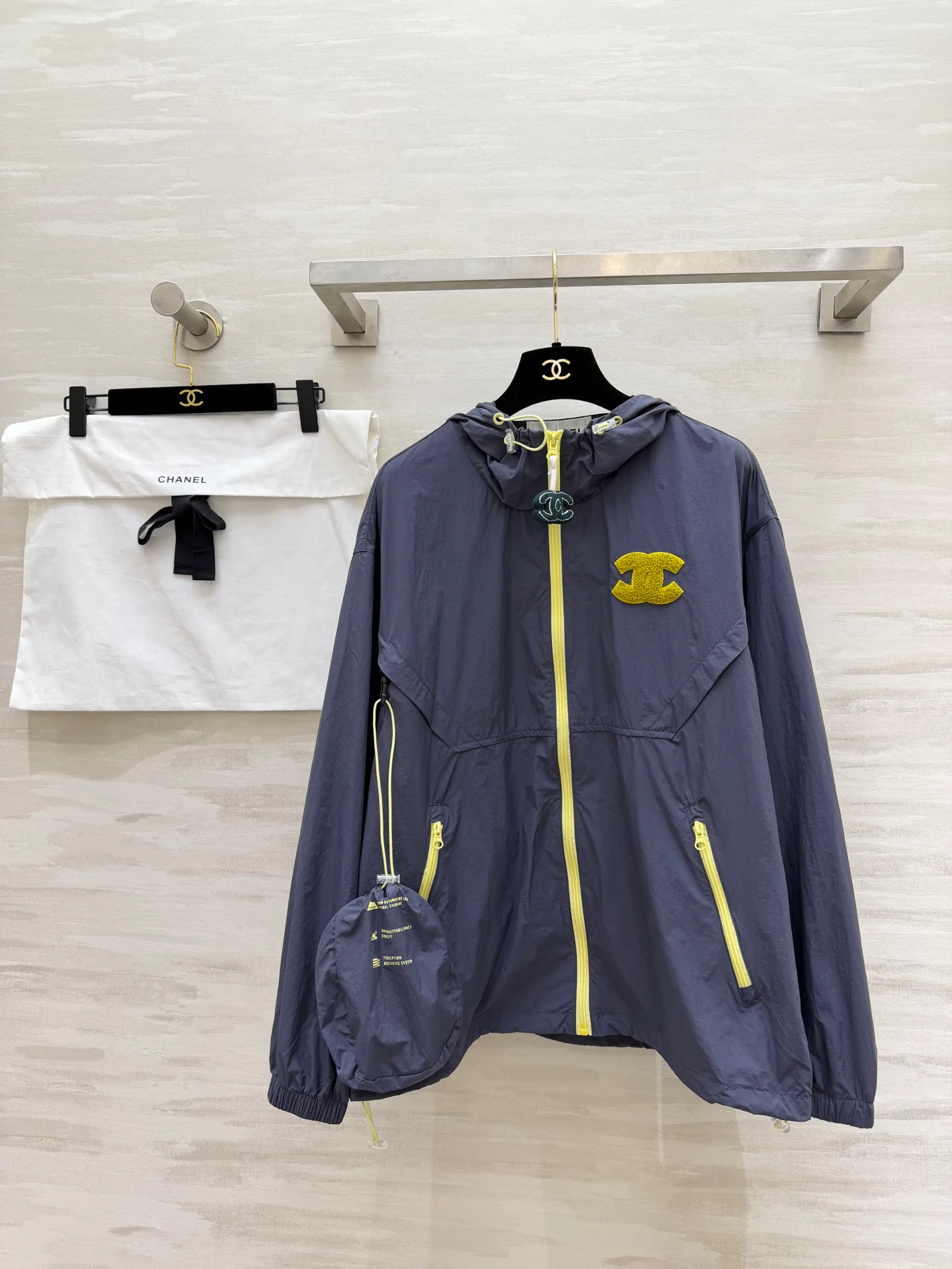 Куртки И Пуховики Женские Chanel 11433534