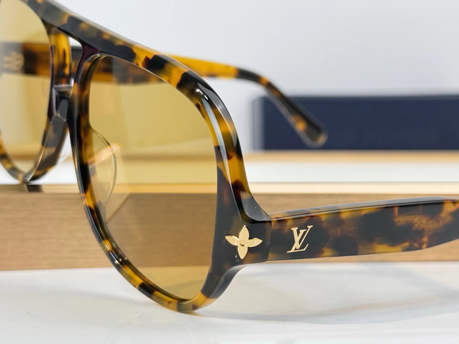 Очки Louis Vuitton 18201387