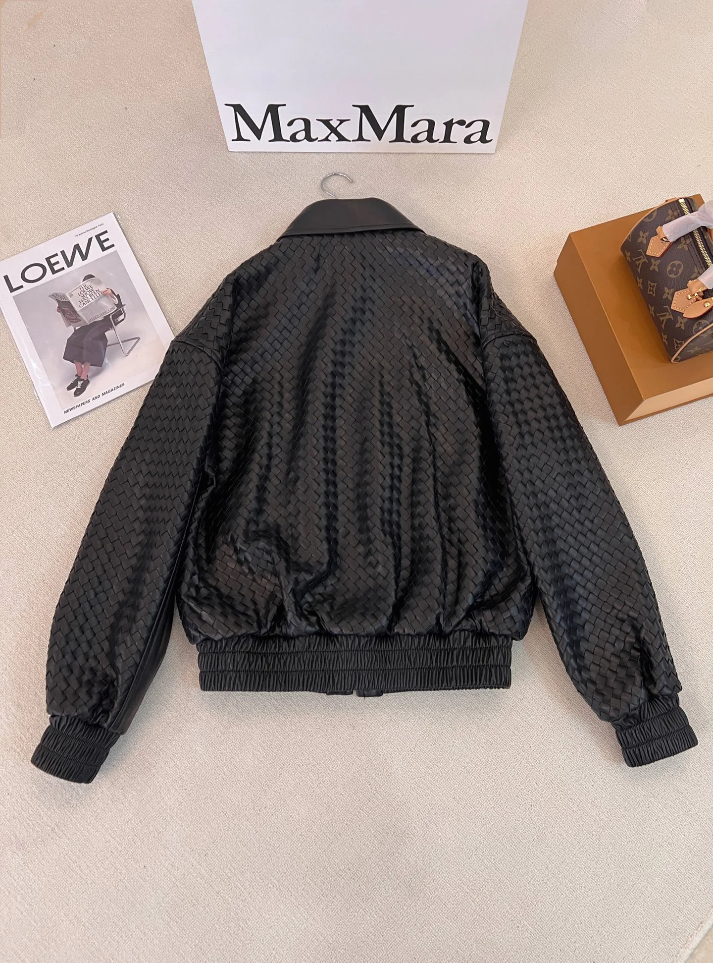 Кожаные Куртки И Дублёнки Женские Bottega Veneta 18064685
