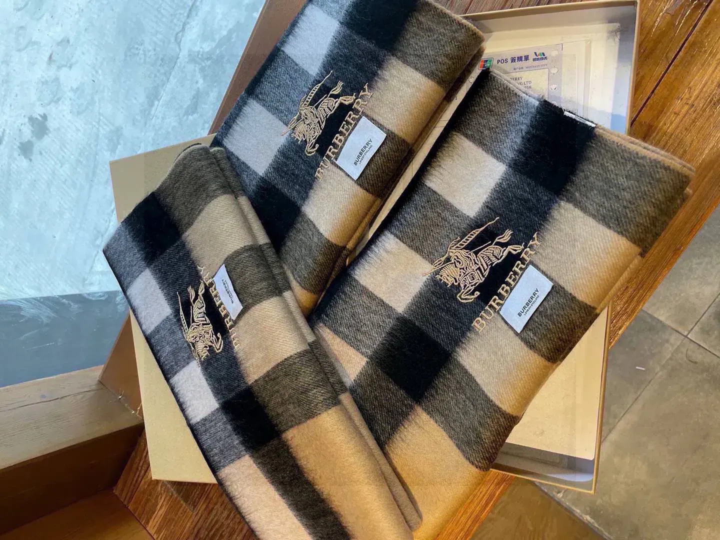 Шарфы Burberry 832143