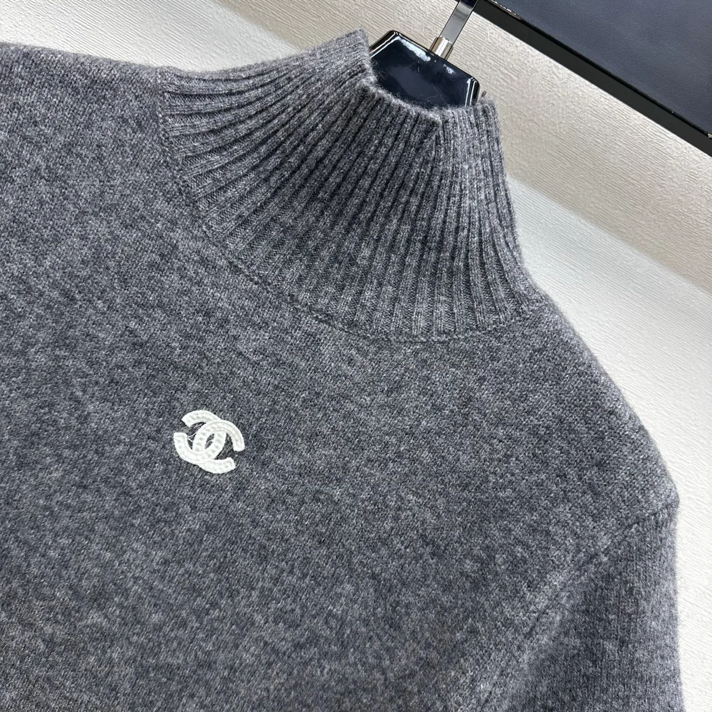 Джемперы И Свитеры Женские Chanel 18327942