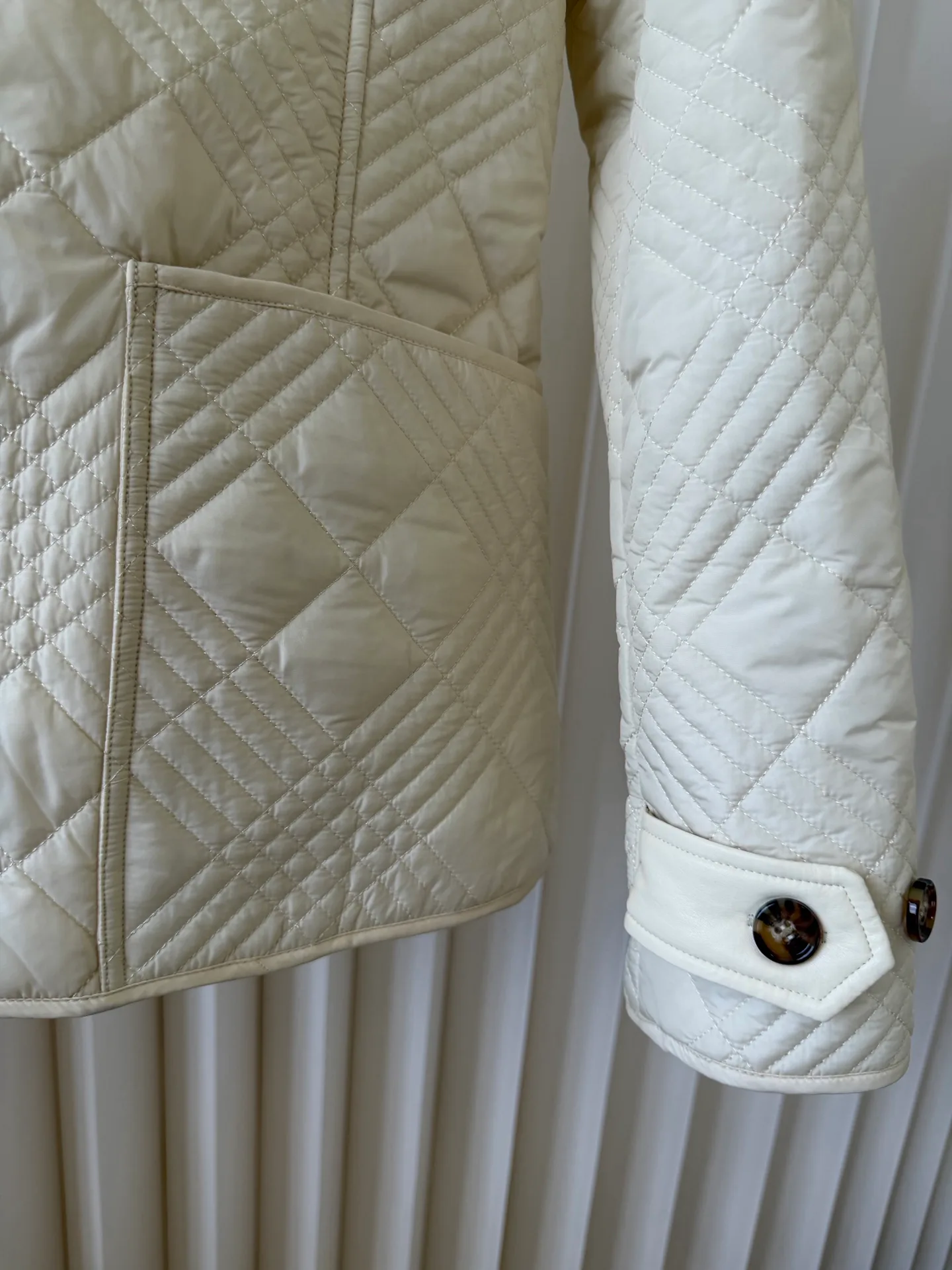 Куртки И Пуховики Женские Burberry 18615351
