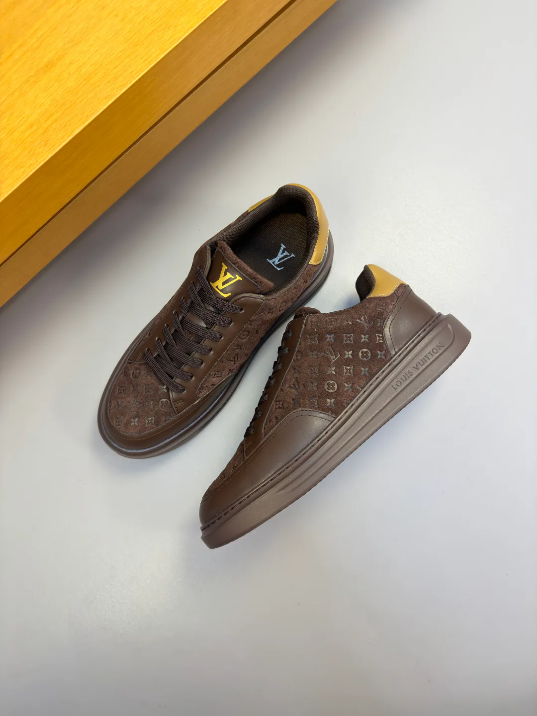 Кроссовки Женские Louis Vuitton 17765802