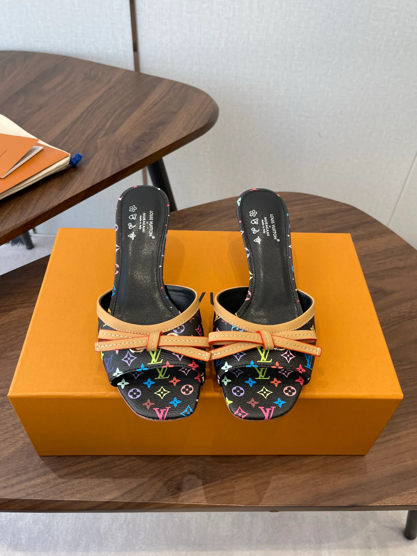 Босоножки Женские Louis Vuitton 12880762